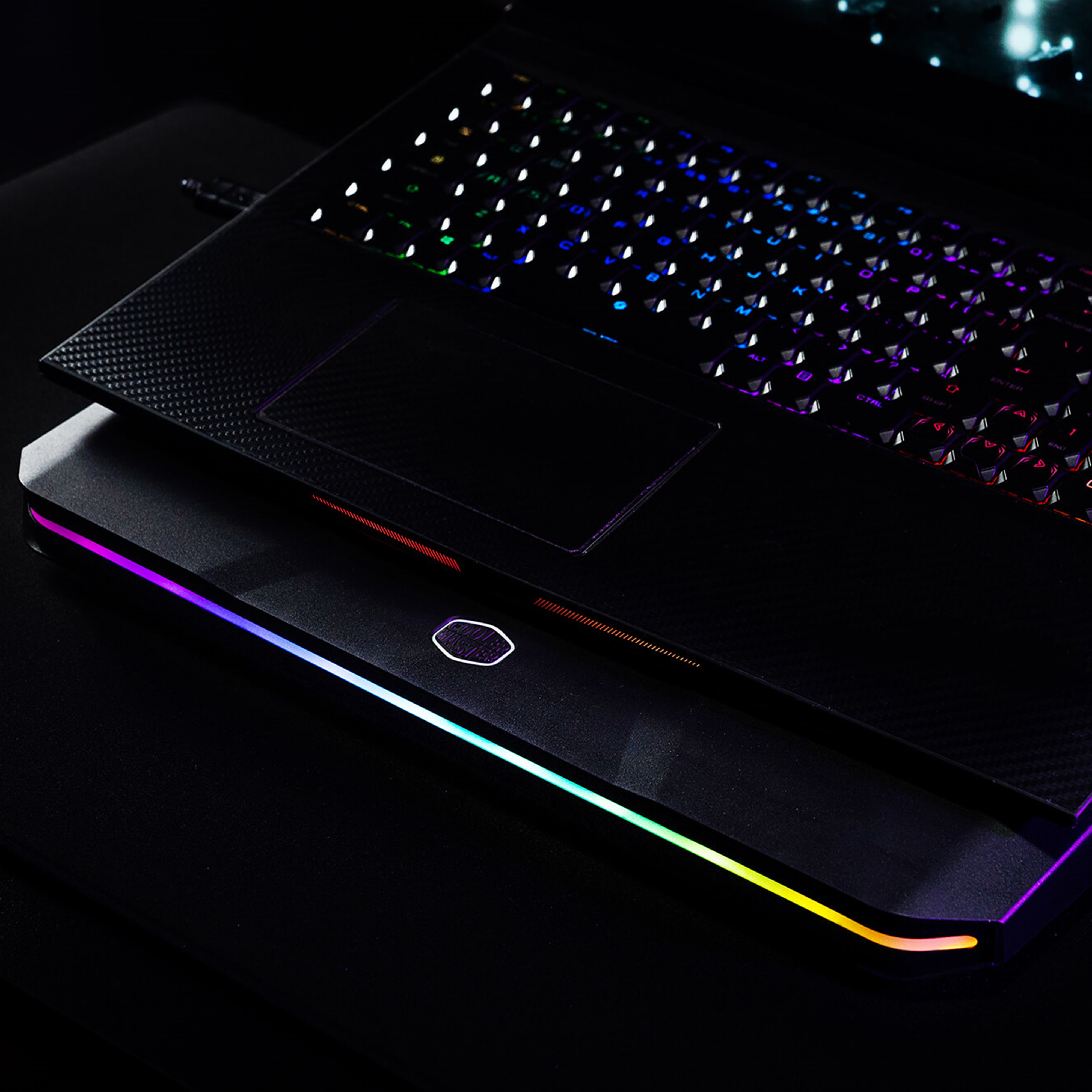 Cooler Master Notepal X150 Spectrum - Notebook-Lüfter - mit 4-Port-USB-Hub - 43.2 cm (17")
