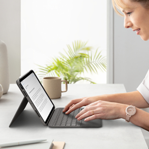 Logitech Folio Touch - Tastatur und Foliohülle - mit Trackpad - hinterleuchtet - Apple Smart connect