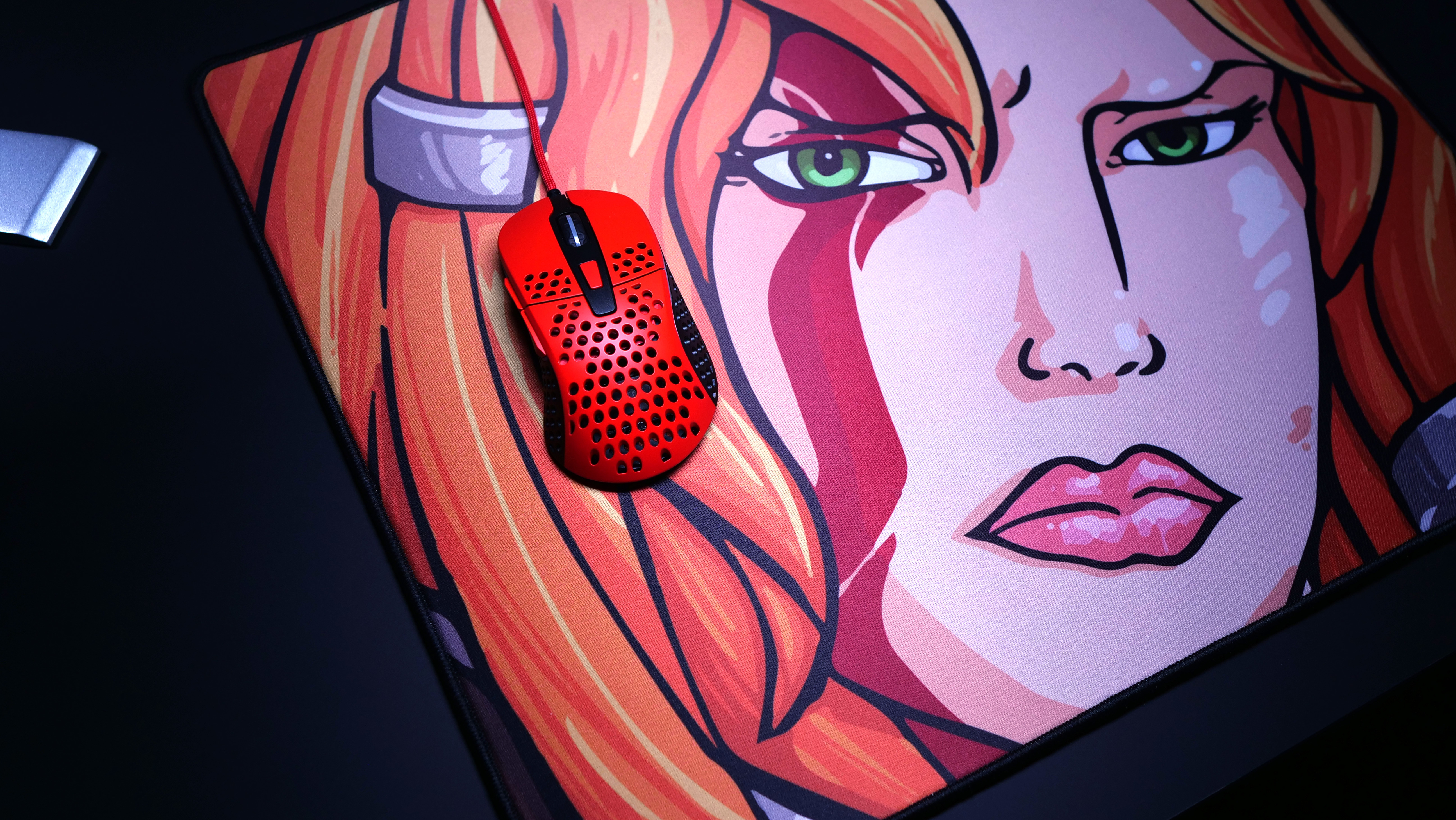 Cherry Xtrfy M4 RGB - Maus - Für Rechtshänder - optisch