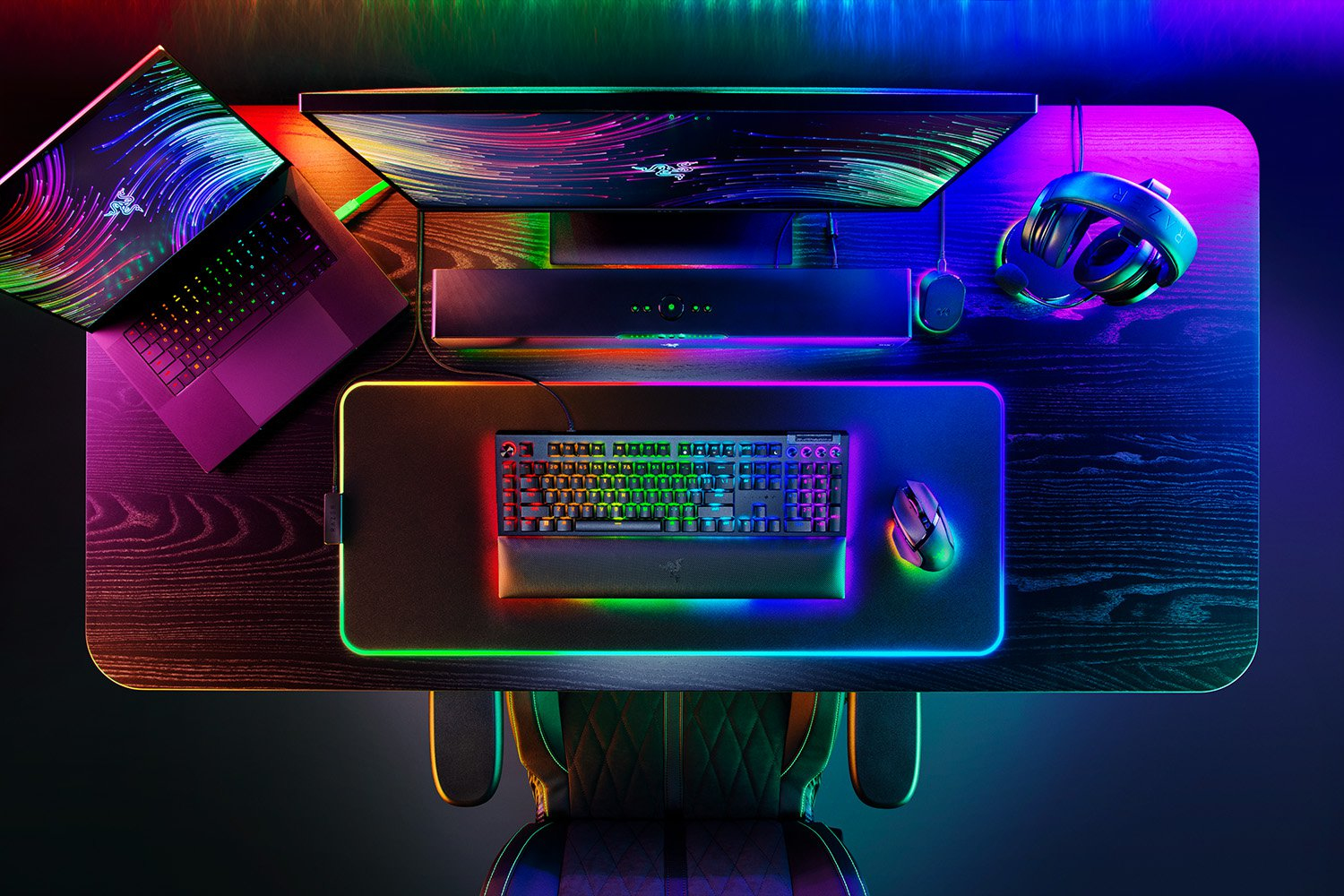 Razer BlackWidow V4 Pro - Tastatur - Hintergrundbeleuchtung