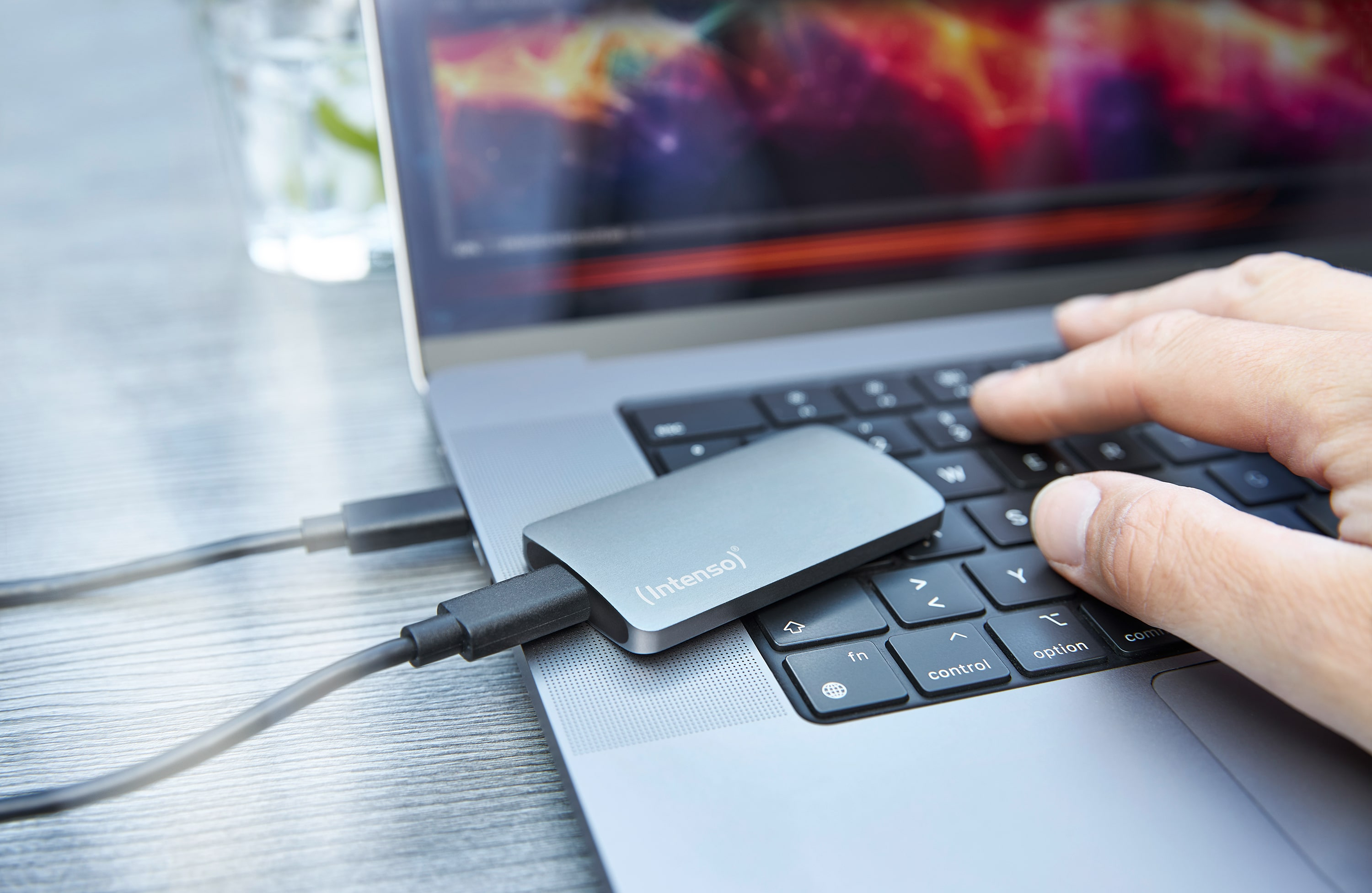 Intenso TX800 - SSD - 2 TB - extern (tragbar) - USB 3.2 Gen 2x2 (USB-C Steckverbinder)