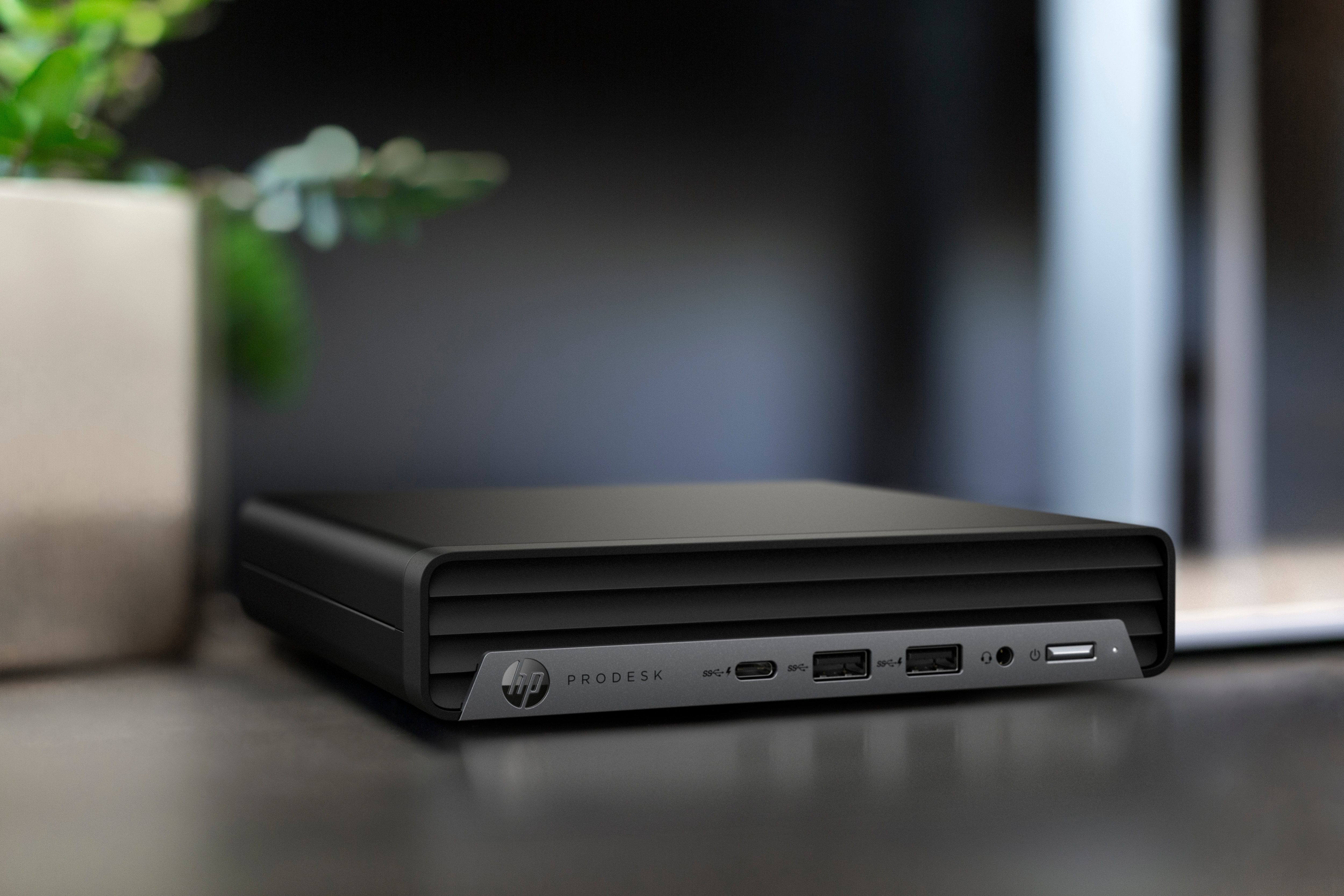 HP ProDesk 400 G6 - Mini Desktop - Core i3 10100T / 3 GHz - RAM 8 GB - SSD 256 GB - NVMe - UHD Graph