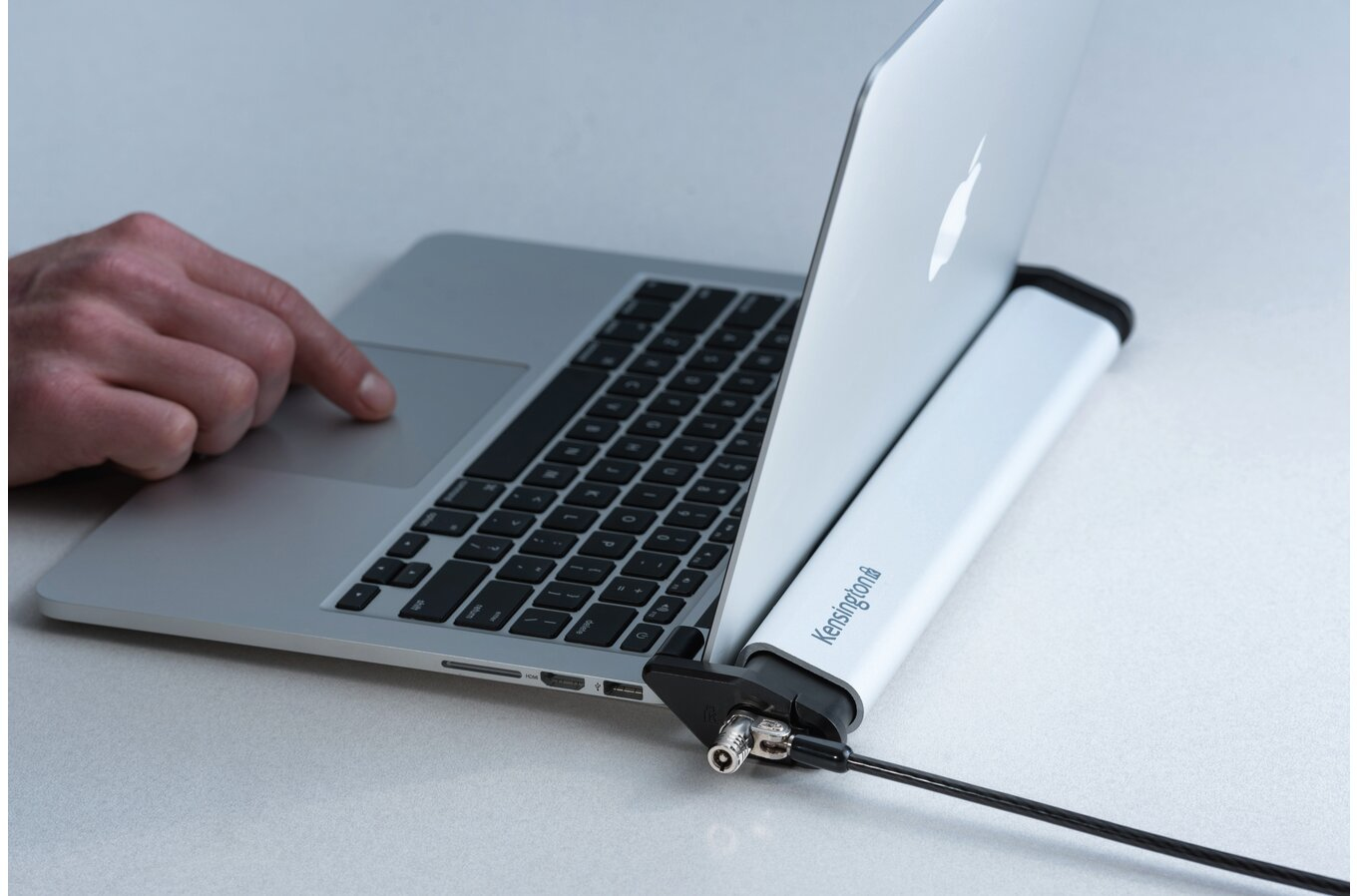 Kensington Laptop Locking Station 2.0 - No Lock - Sicherheitskit - 39.6 cm (15.6")