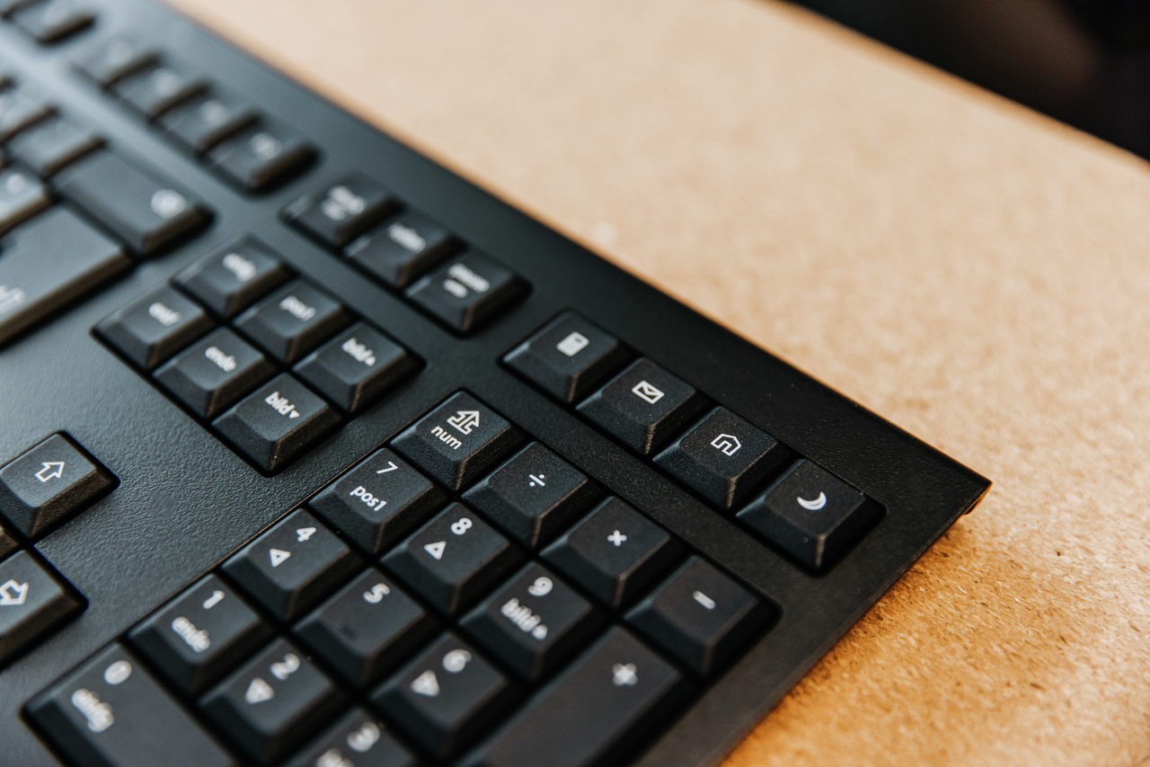 Cherry KW 3000 - Tastatur - kabellos - 2.4 GHz