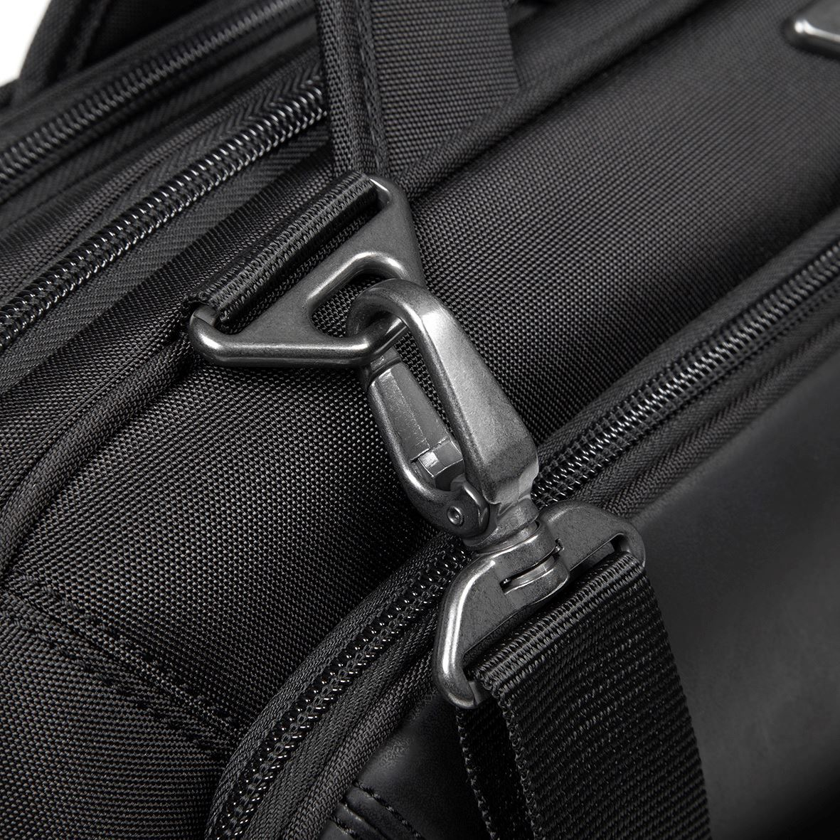 Targus Mobile VIP, Messengerhülle, 39,6 cm (15.6 Zoll), Schultergurt, 1,4 kg