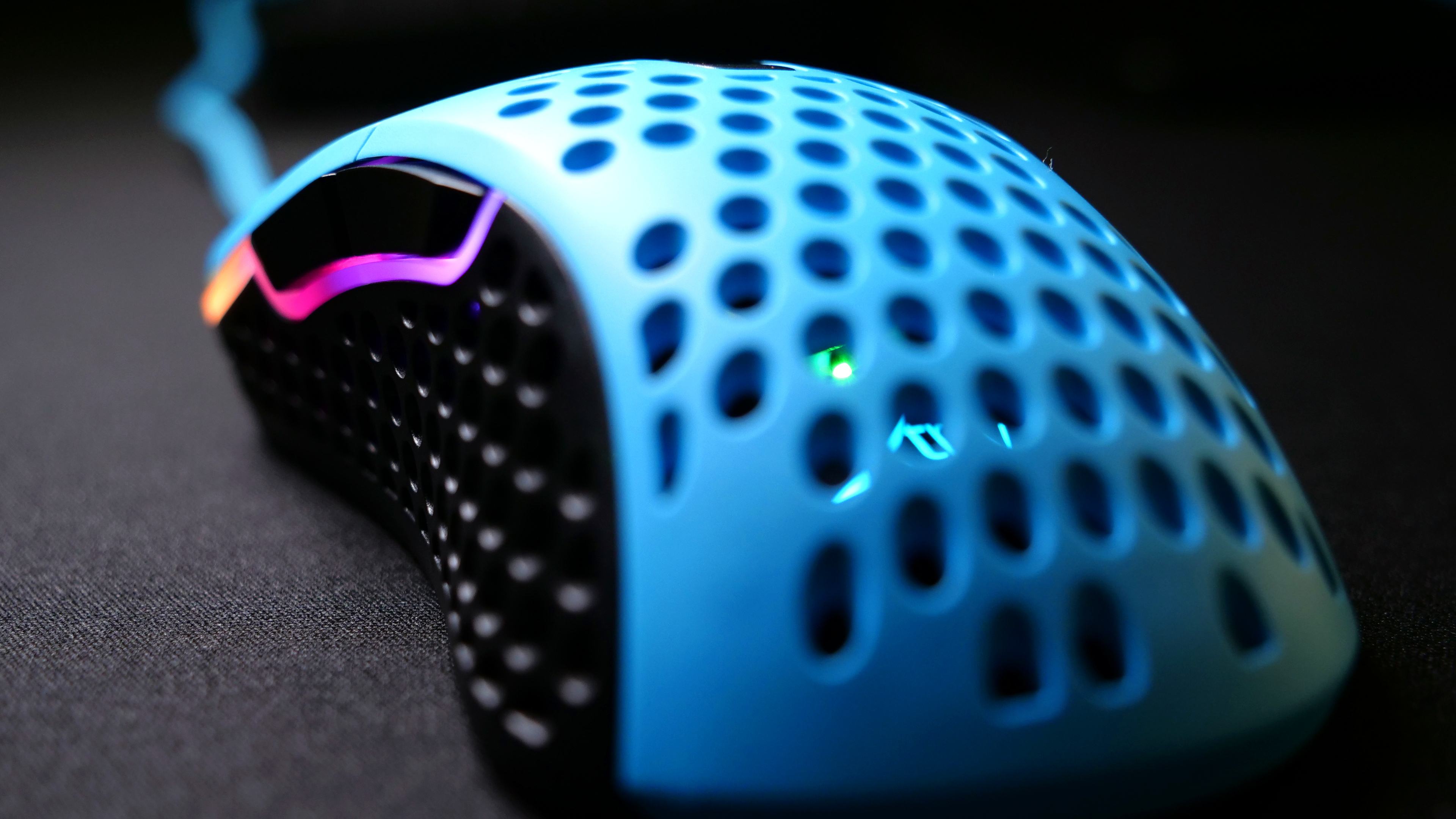 Cherry XTRFY M4 RGB, rechts, Optisch, USB Typ-A, 16000 DPI, Schwarz, Blau