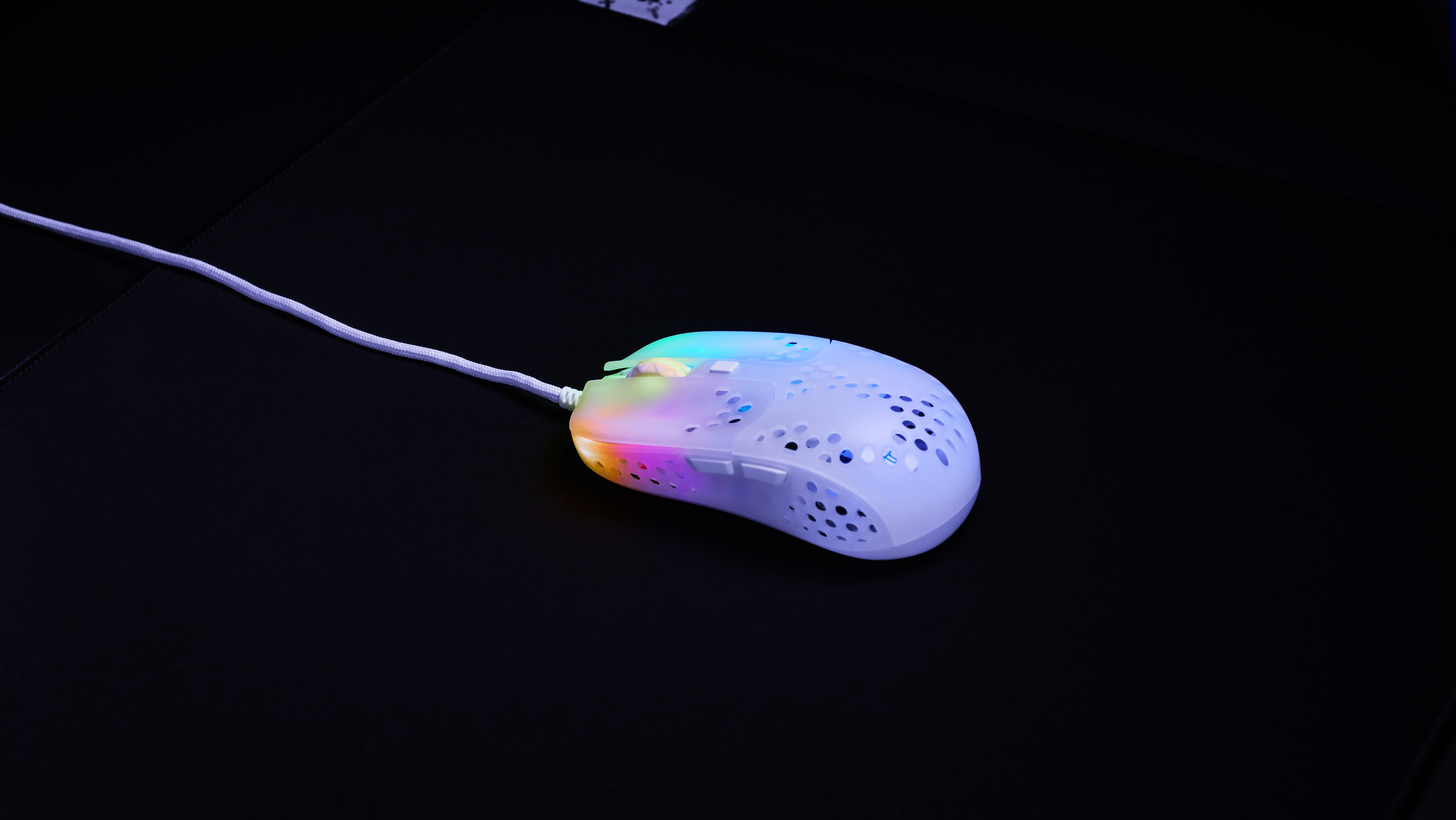 Xtrfy CHERRY XTRFY MZ1, Beidhändig, Optisch, USB Typ-A, 16000 DPI, Weiß