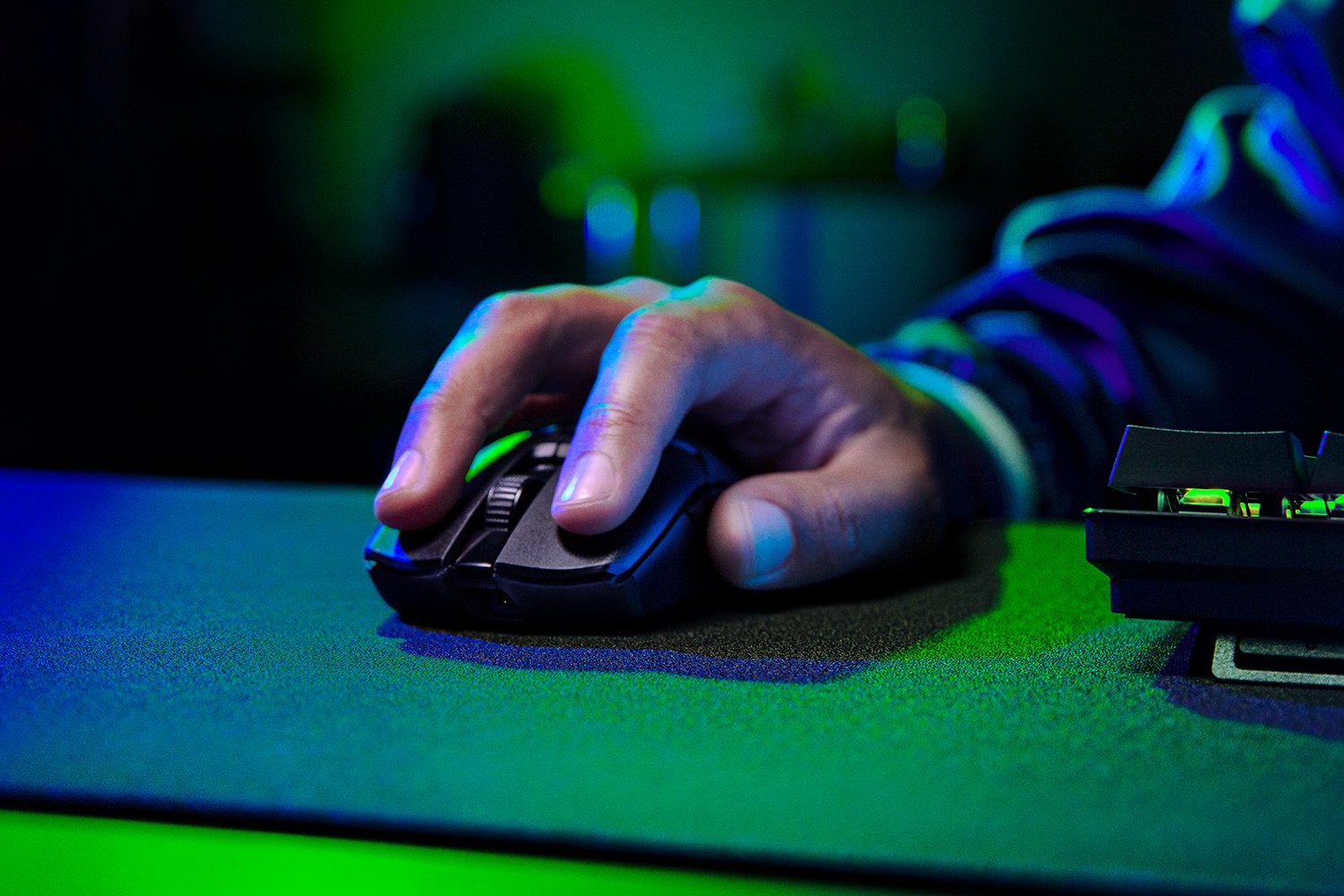 Razer Viper V2 Pro - Maus - für eSports - Für Rechtshänder - optisch - 5 Tasten - kabellos, kabelgeb