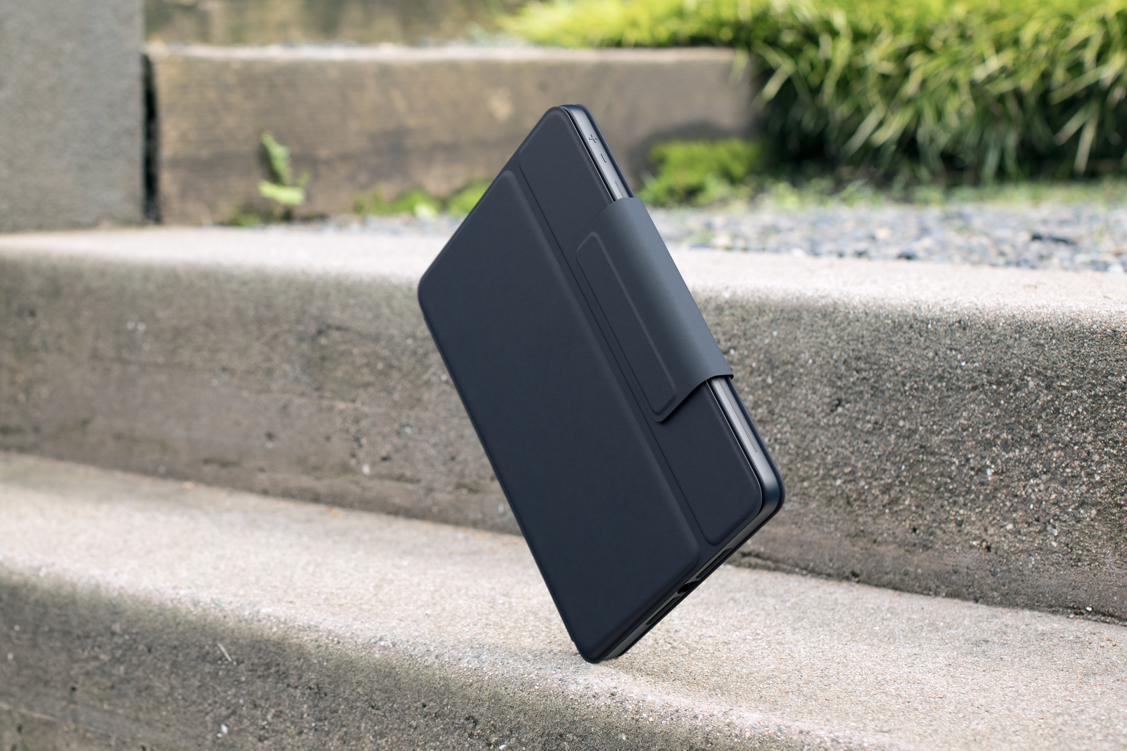 Logitech Rugged Combo 3 For Education - Tastatur und Foliohülle - Apple Smart connector - QWERTZ - S