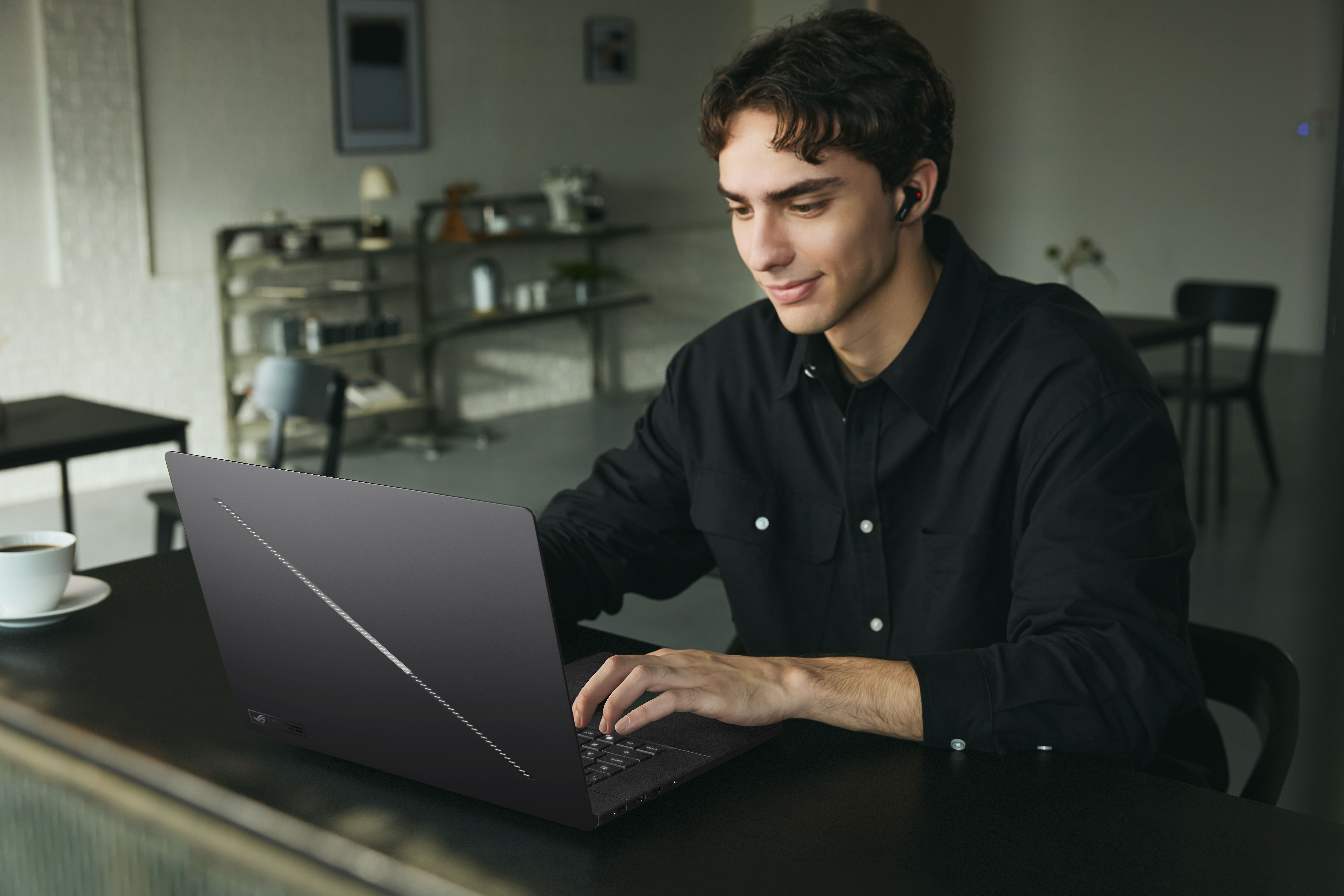 ASUS ROG Zephyrus G16 GU606AR-TB107W, 16" WQXGA OLED, Core Ultra 9 386H, 32GB, 1TB, RTX 5070Ti, W11