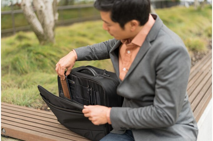 Kensington Contour 2.0 Business Laptop Roller - Notebook-Tasche - 43.2 cm (17")