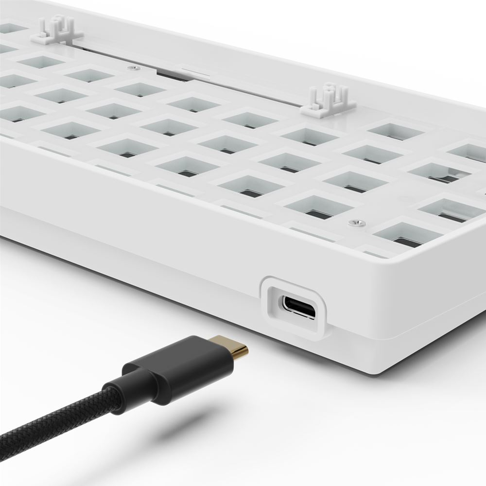 Sharkoon SKILLER SGK50 S4, 60%, Kabelgebunden, USB, QWERTY, RGB-LED, Weiß