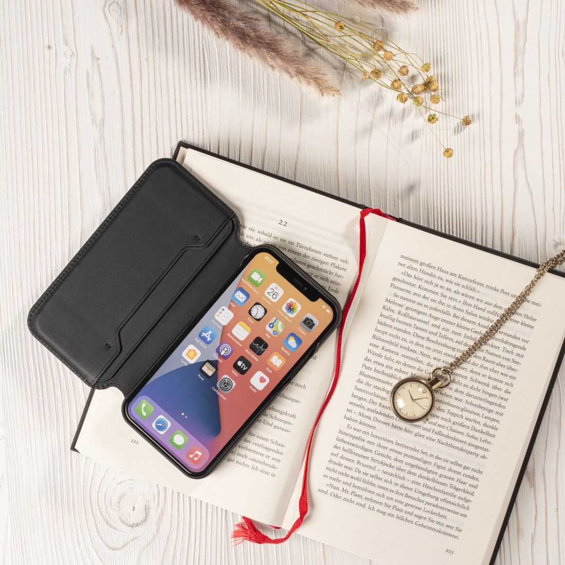 Hama MagCase Finest Sense, Folio, Apple, iPhone 12 mini, 13,7 cm (5.4"), Schwarz
