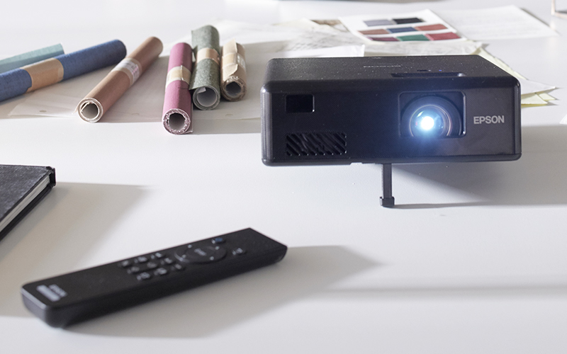 Epson EF-11 - 3-LCD-Projektor - tragbar - 1000 lm (weiß)