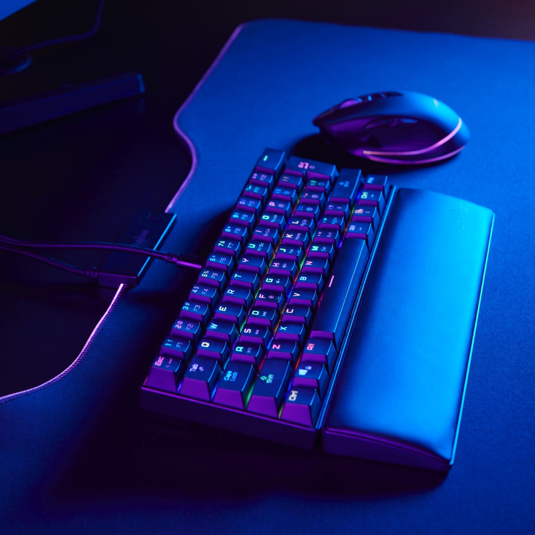 Hama Exodus 760, Kabelgebunden, USB, Mechanischer Switch, QWERTZ, RGB-LED, Schwarz