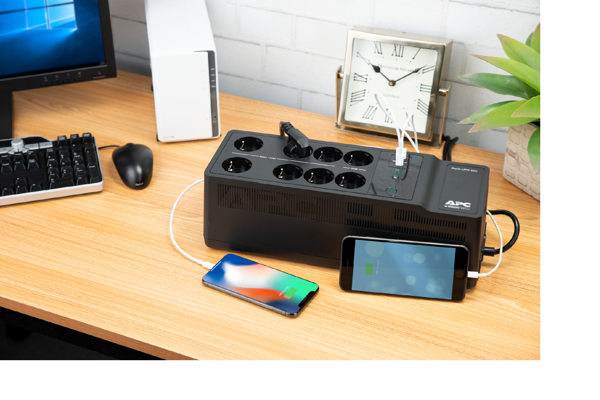 APC BE850G2-GR Back-UPS, 850VA, Steckdosenleiste, 8x Schuko, USB