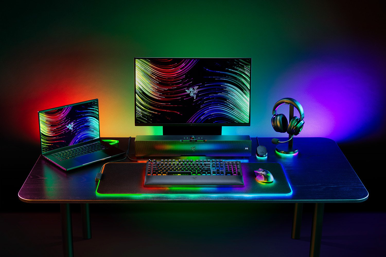 Razer BlackWidow V4 Pro - Tastatur - Hintergrundbeleuchtung
