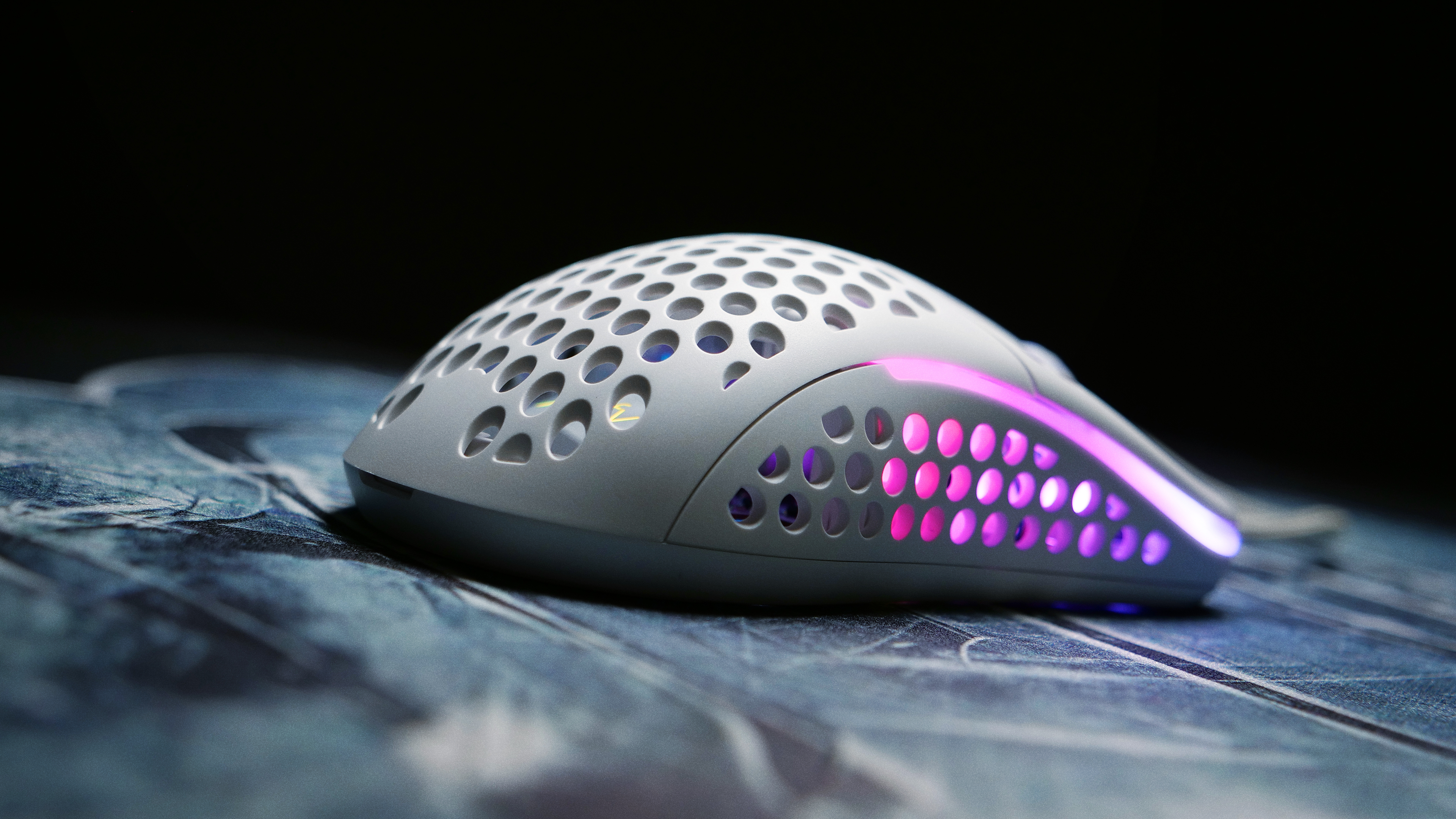 Cherry Xtrfy M42 - Maus - optisch - kabelgebunden - USB