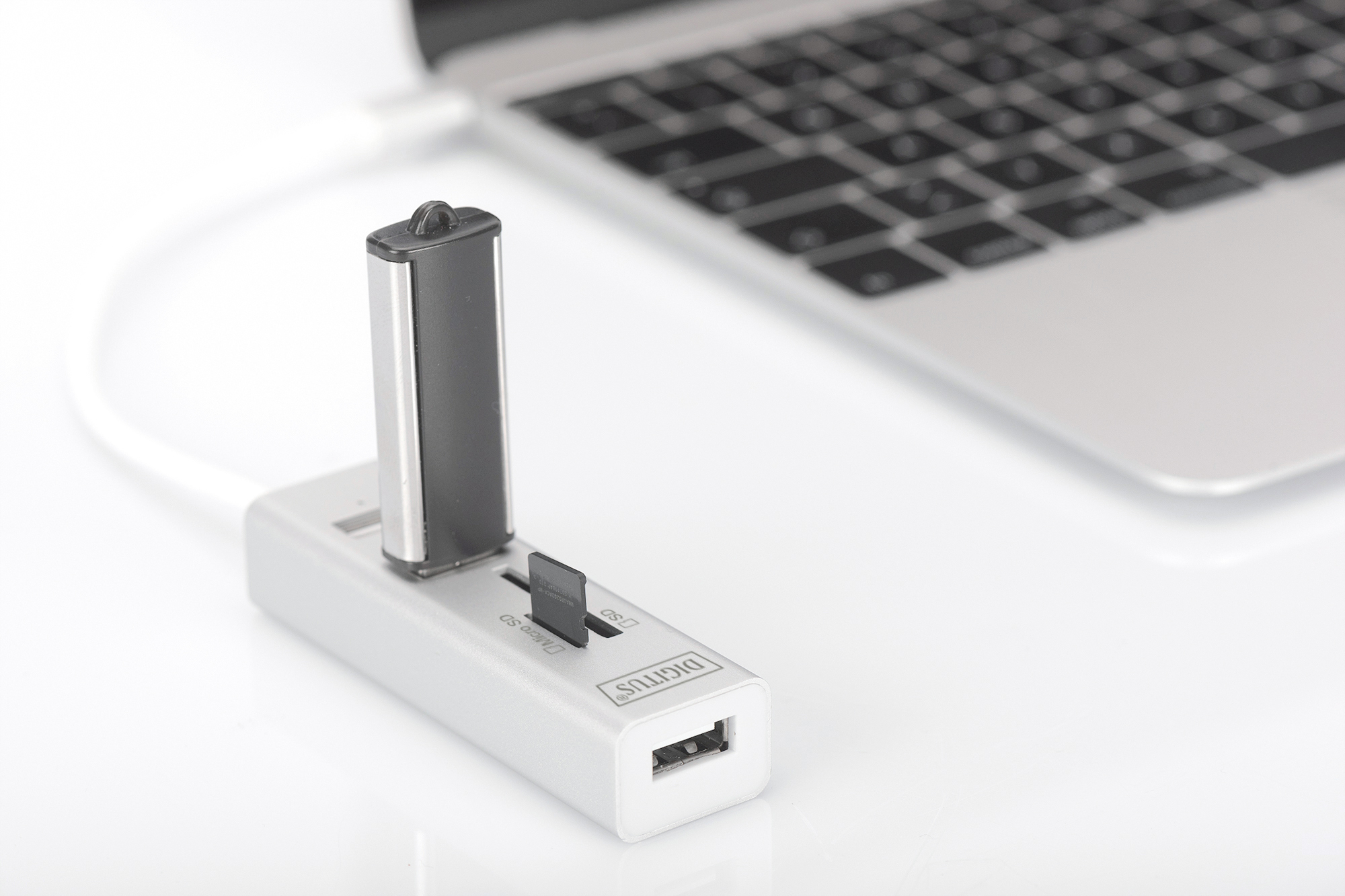 DIGITUS USB Typ-C OTG 3-Port Hub + Kartenleser