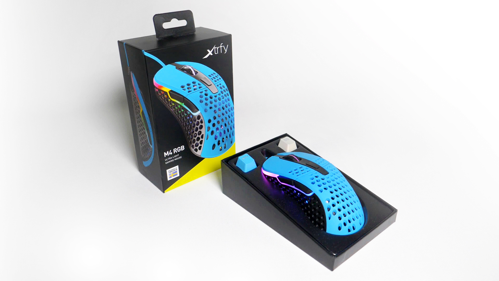Cherry XTRFY M4 RGB, rechts, Optisch, USB Typ-A, 16000 DPI, Schwarz, Blau