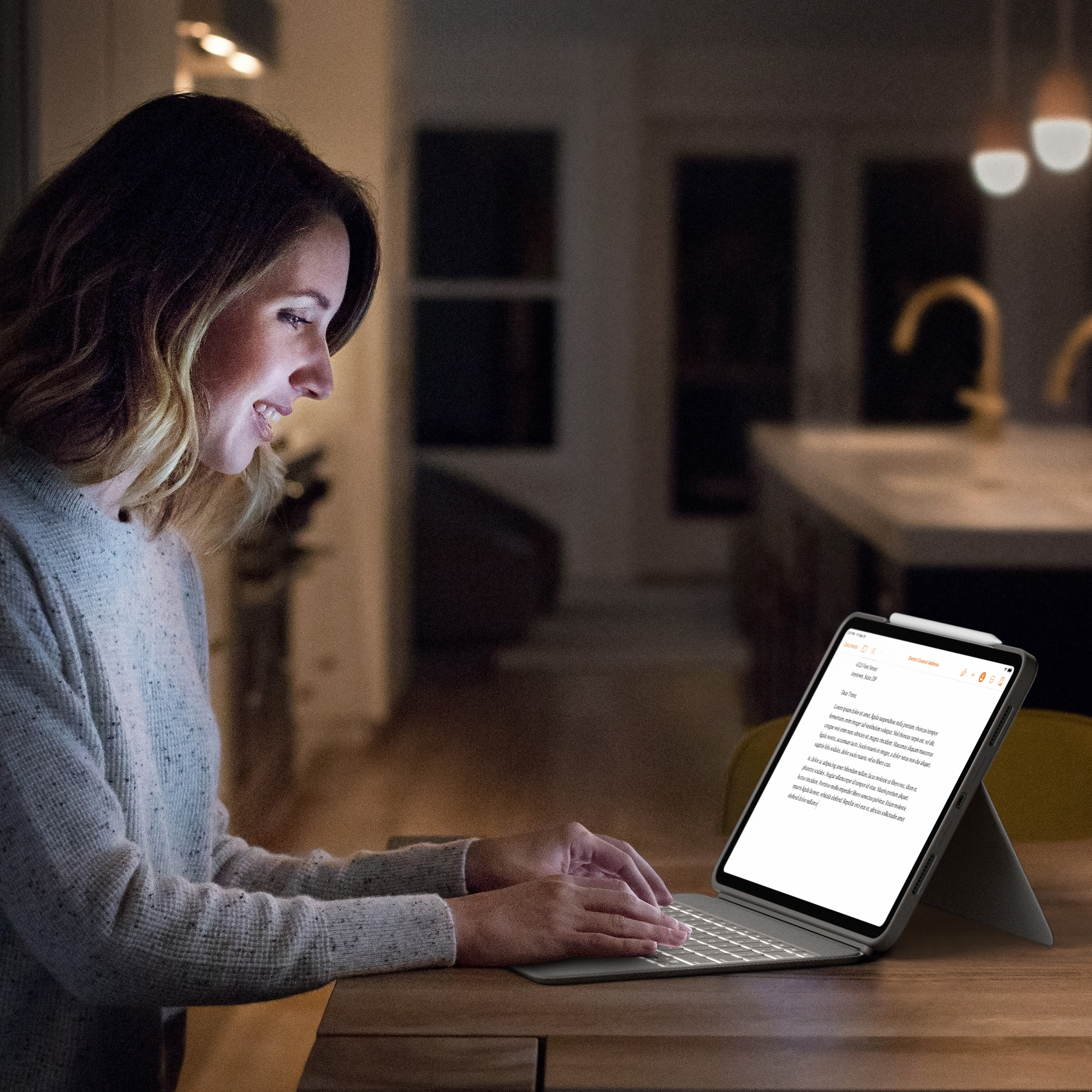 Logitech Combo Touch - Tastatur und Foliohülle - mit Trackpad - hintergrundbeleuchtet - Apple Smart