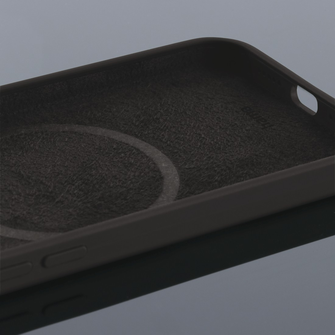 Hama MagCase Finest Feel PRO, Cover, Apple, iPhone 14, 15,5 cm (6.1 Zoll), Schwarz