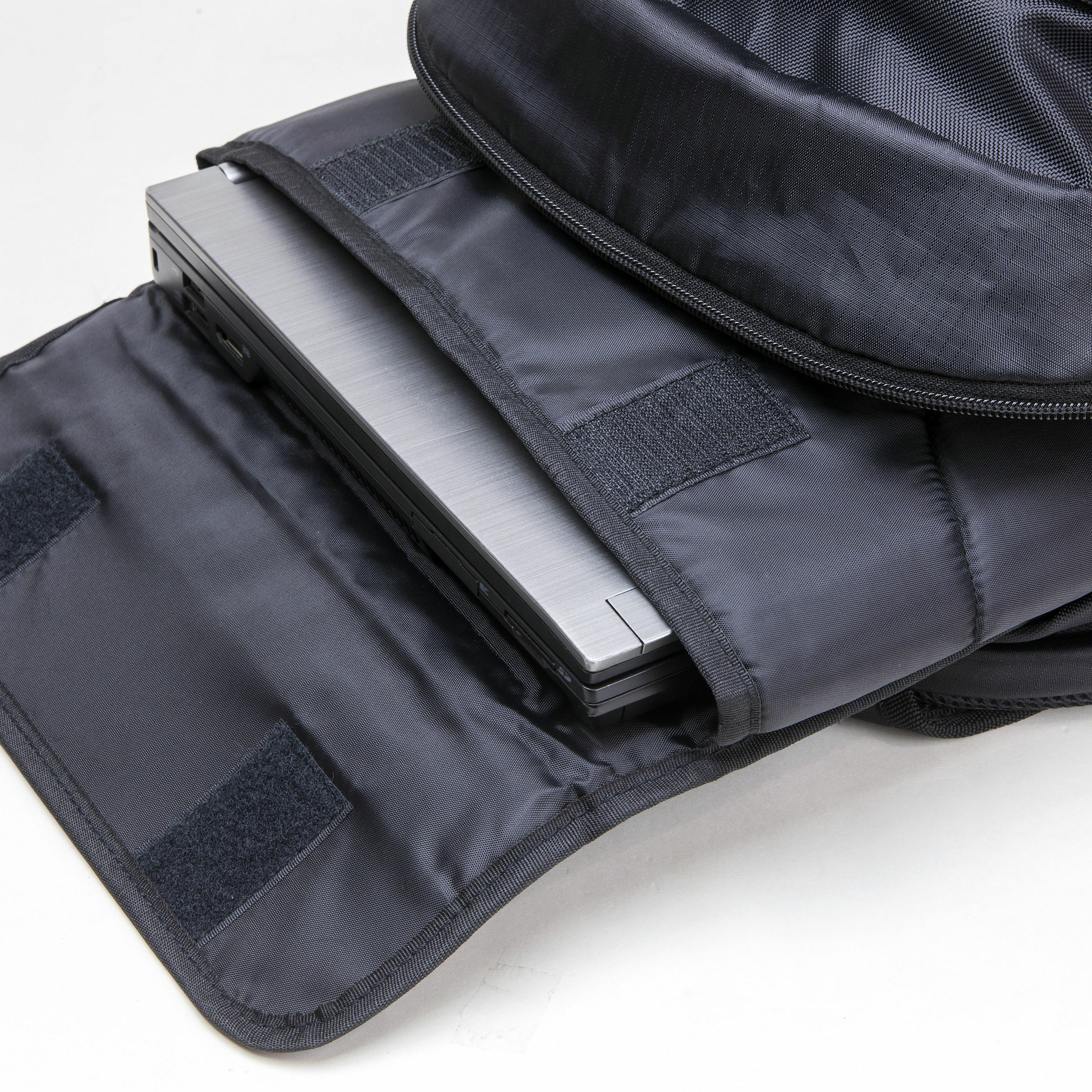 Dicota Backpack Universal Laptop Bag 15.6" - Notebook-Rucksack - 39.6 cm (15.6")