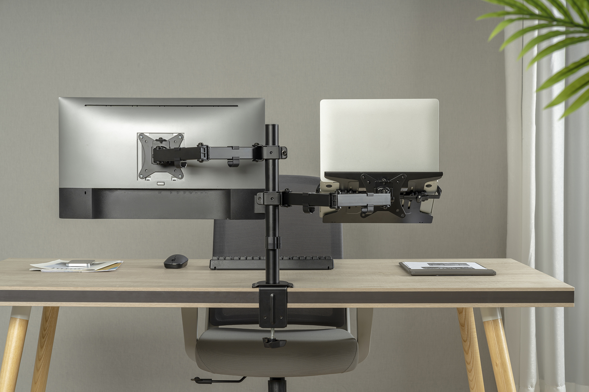 DIGITUS Single Monitorhalterung & Notebookhalterung, 1x32", 2x 9 kg
