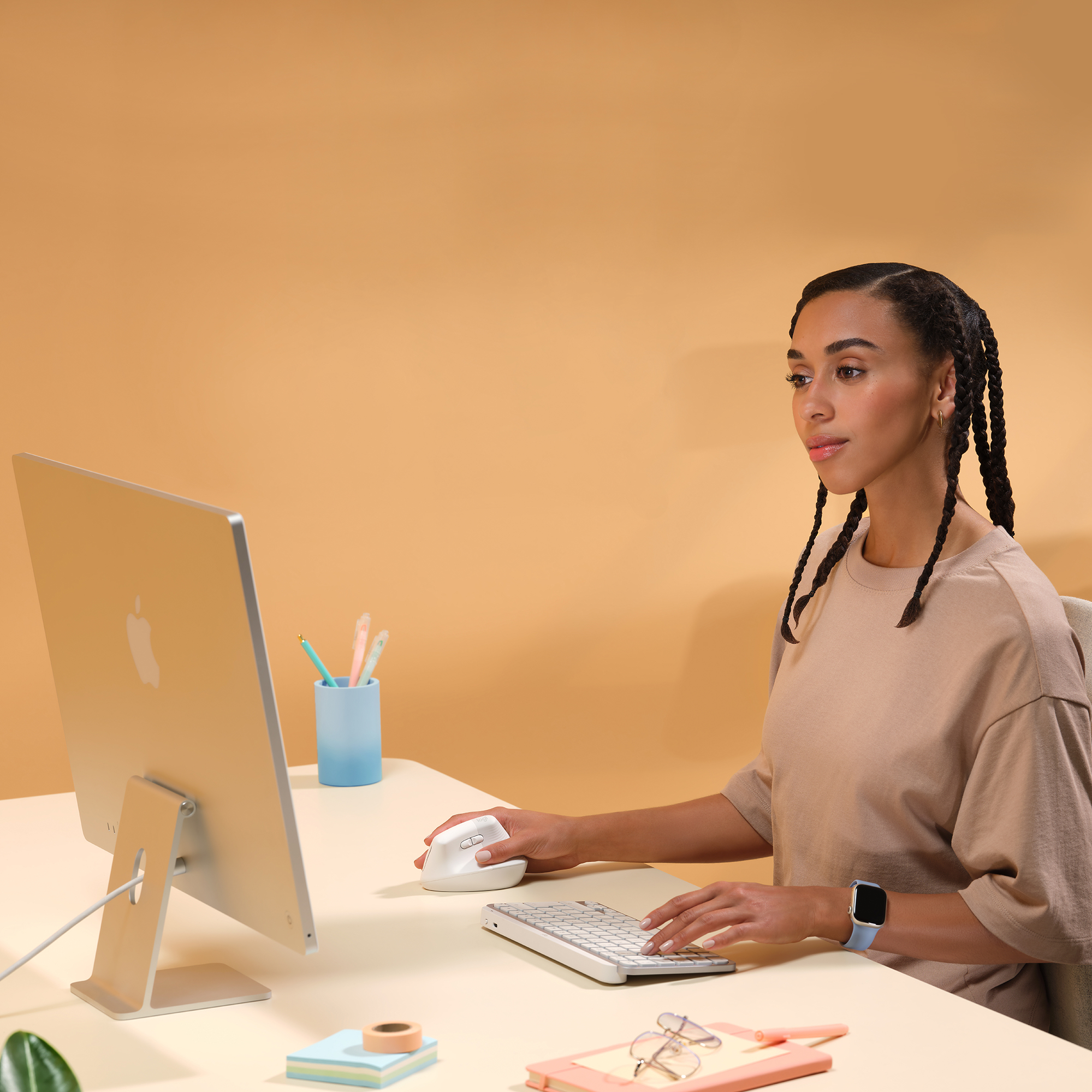 Logitech Lift for Mac Vertical Ergonomic Mouse, Off-White, Logi Bolt, USB/Bluetooth