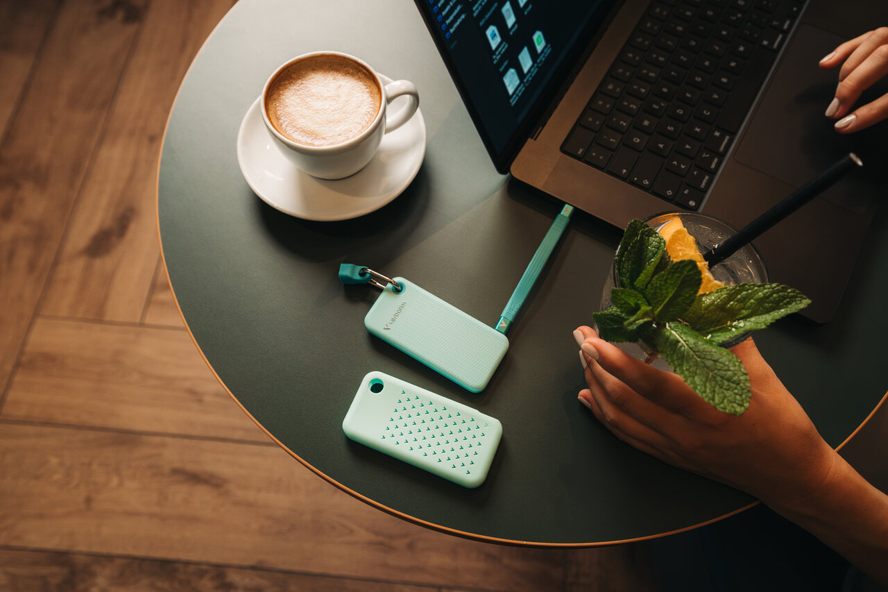 Verbatim Pocket SSD Summer Edition, blau, 2 TB, USB-C 3.1 (10Gb/s)