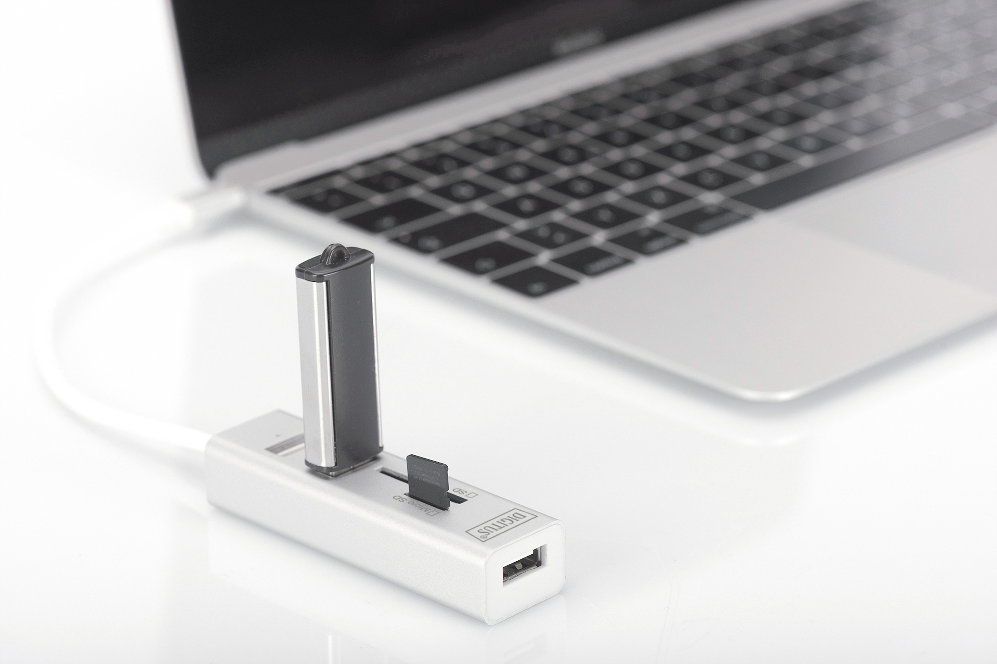 DIGITUS USB Typ-C OTG 3-Port Hub + Kartenleser