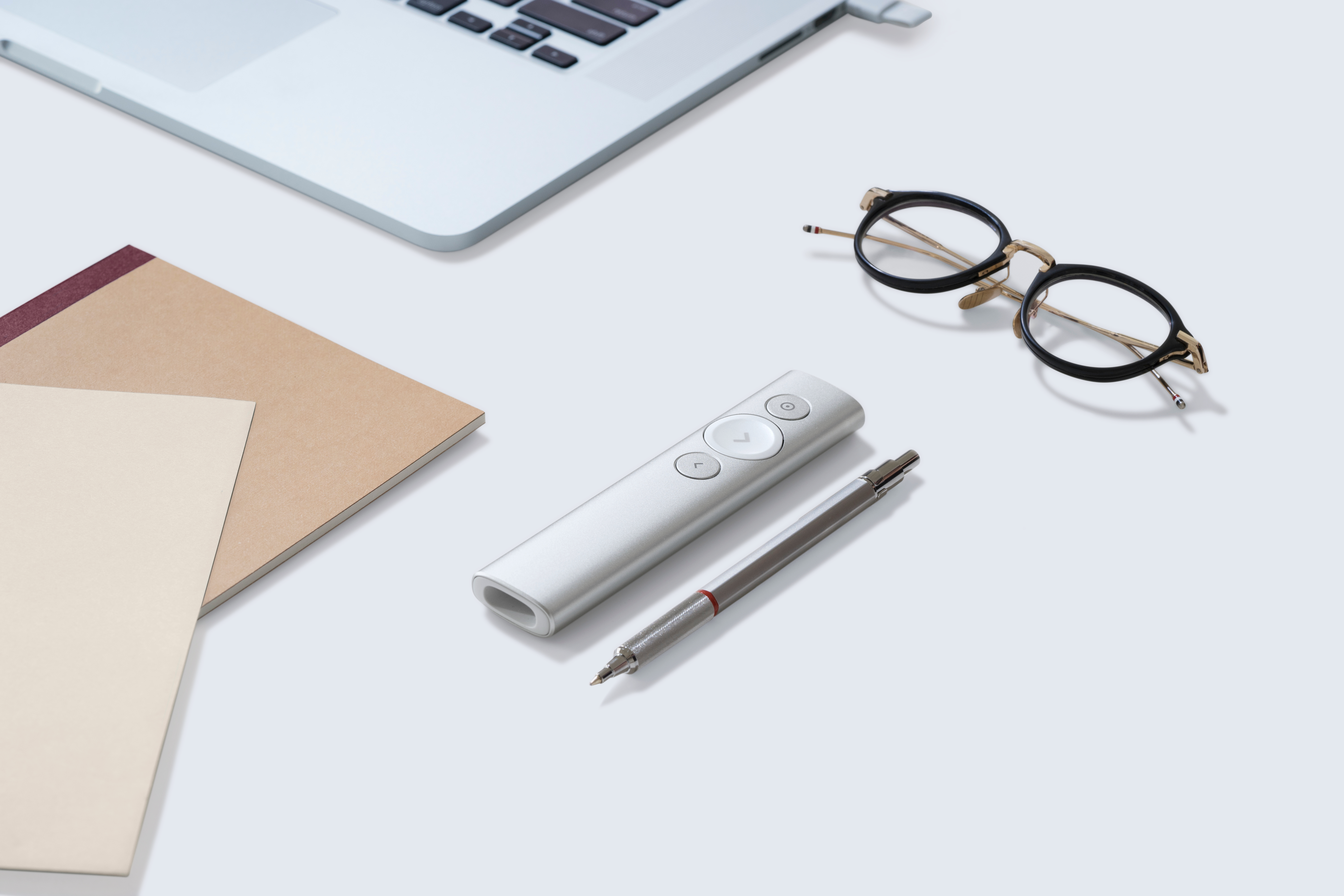Logitech Spotlight Plus - Präsentations-Fernsteuerung