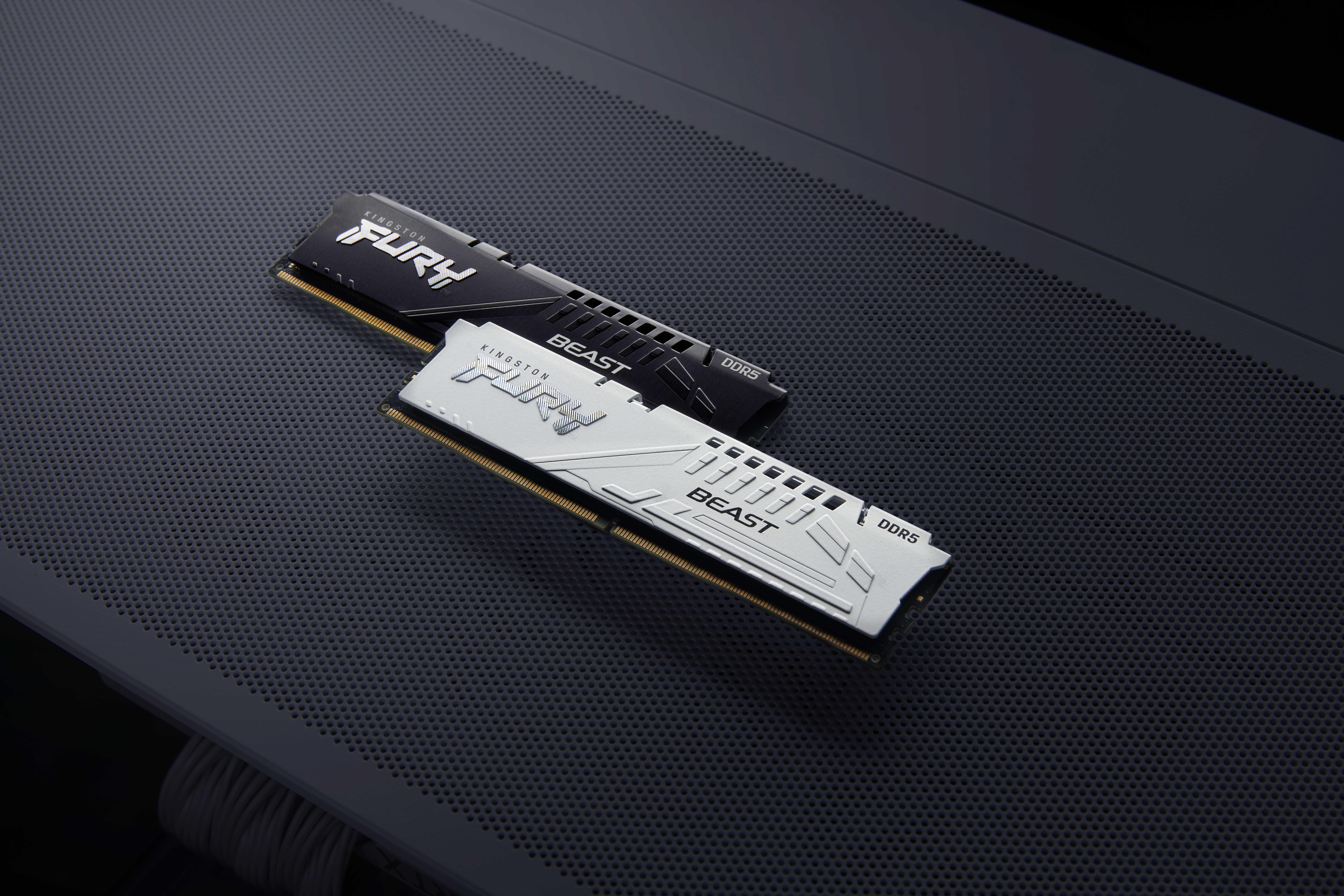 Kingston FURY Beast weiß UDIMM 16GB, DDR5-5200, CL40-40-40, 1RX8