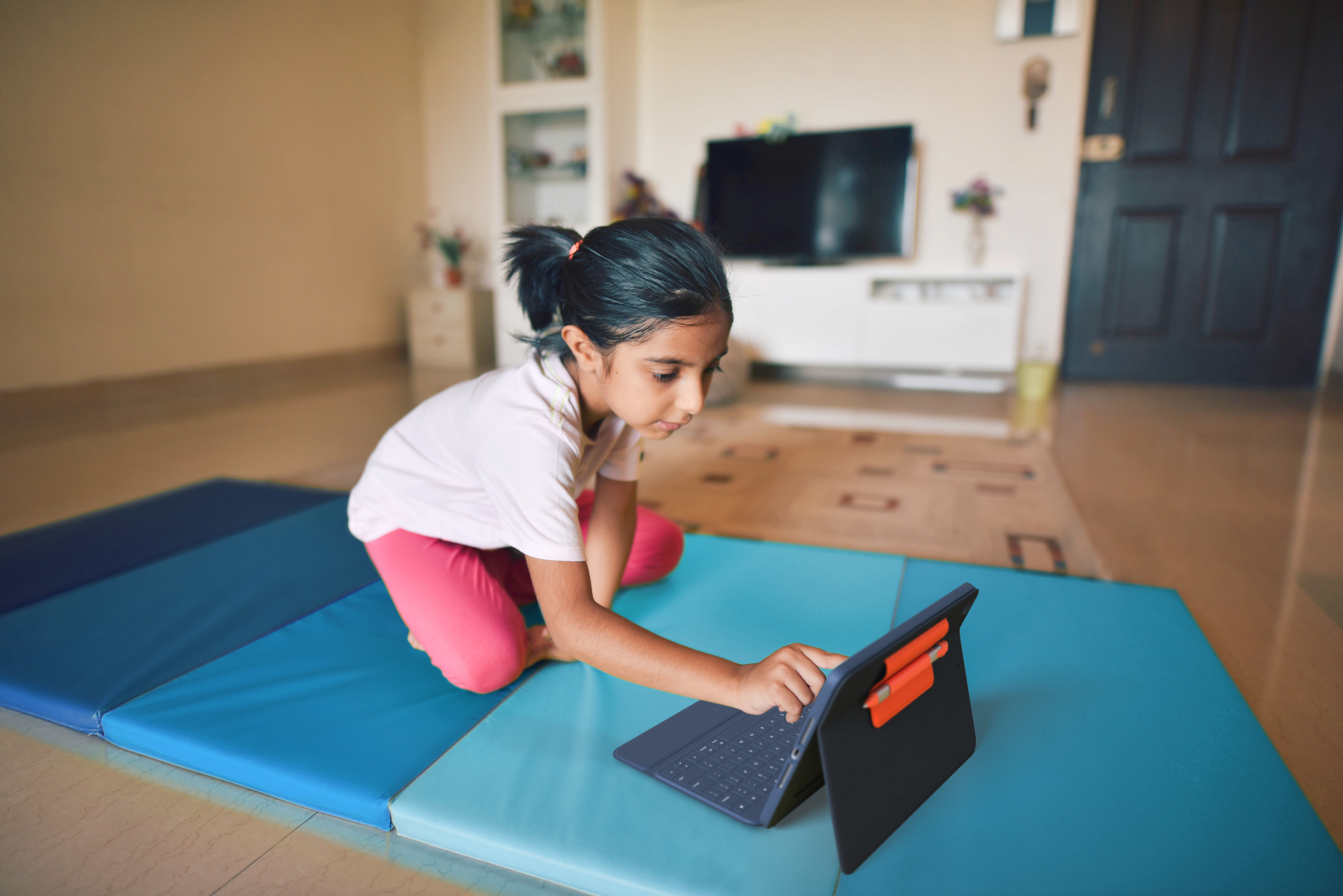 Logitech Rugged Combo 3 For Education - Tastatur und Foliohülle - Apple Smart connector - QWERTZ - S