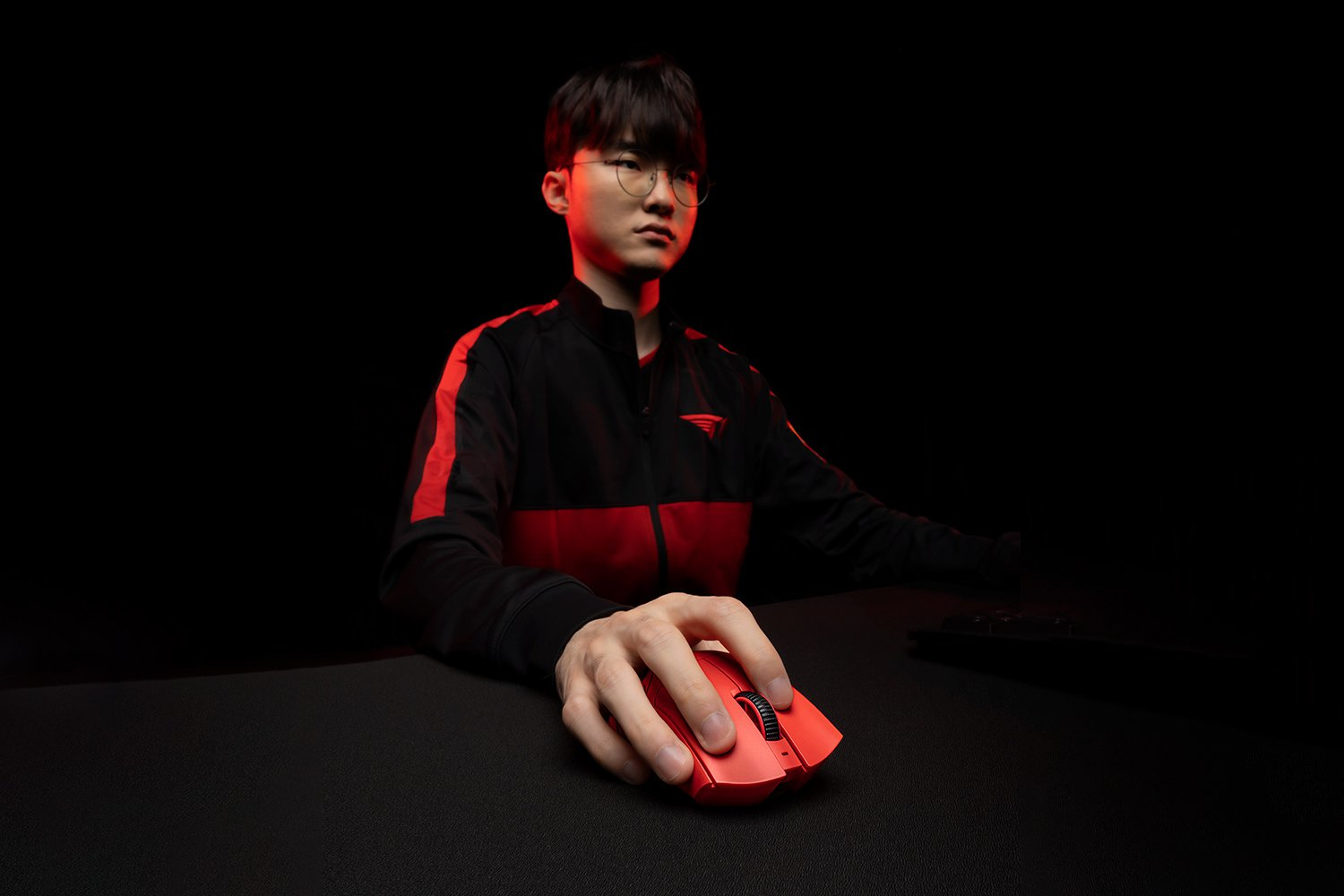 Razer DeathAdder V3 Pro - Maus - ultra-leicht, Esports - ergonomisch - Für Rechtshänder - optisch -
