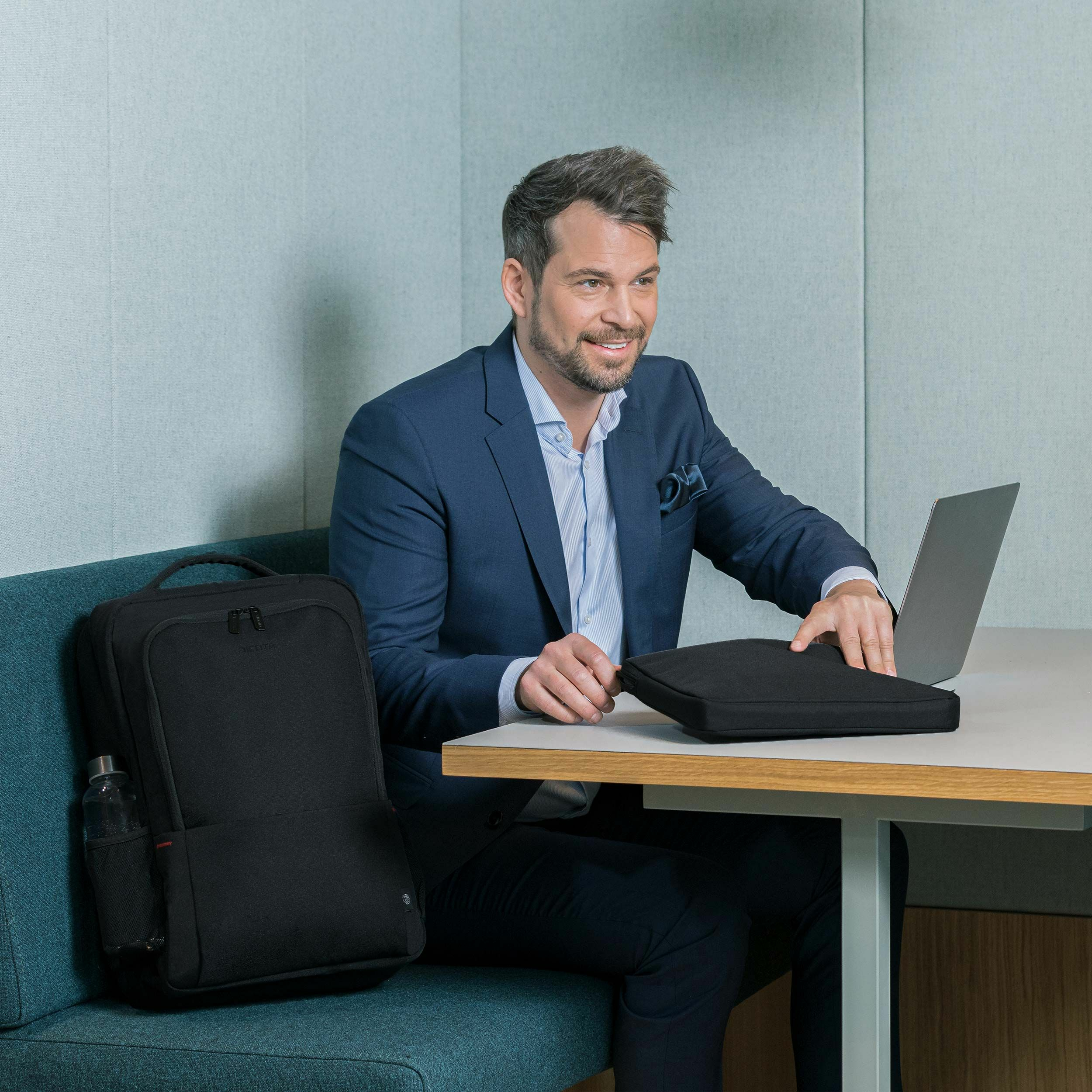 Dicota Eco Plus BASE - Notebook-Rucksack - 39.6
