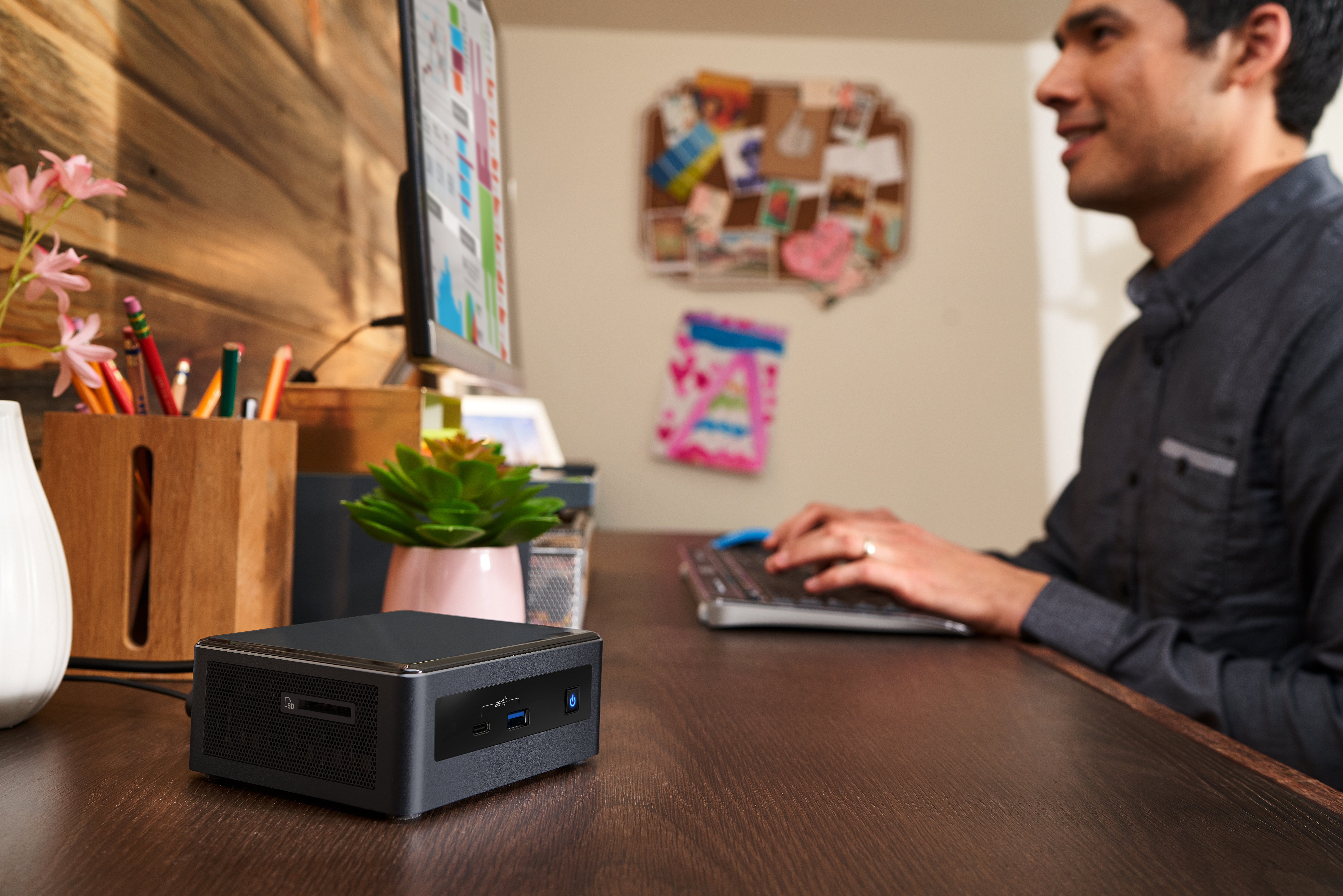 Intel Next Unit of Computing 10 Performance kit
