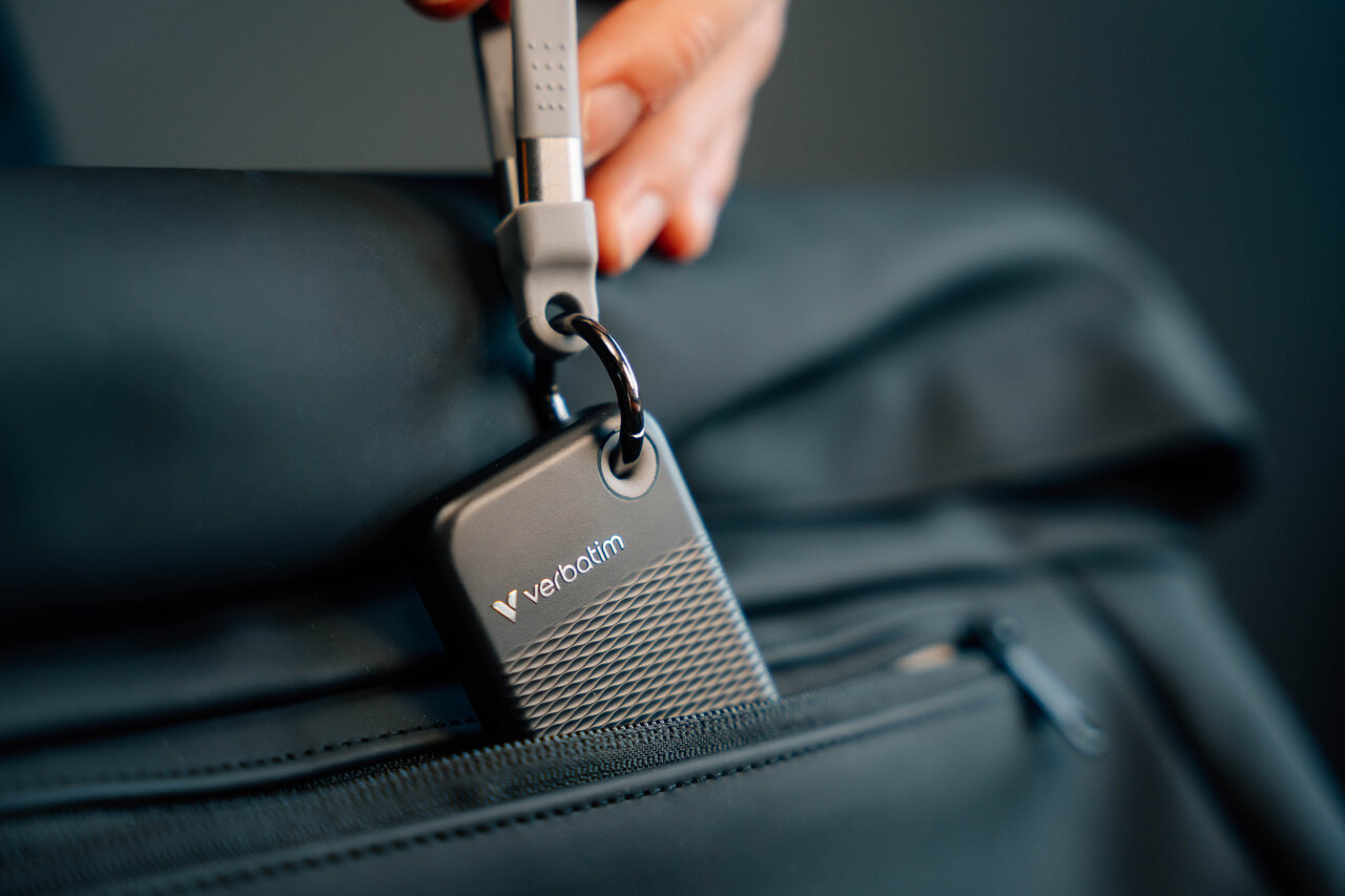 Verbatim Pocket SSD Schlüsselanhänger mit Kabelbefestigung - 128GB Schwarz/Orange, 128 GB, USB Typ-C