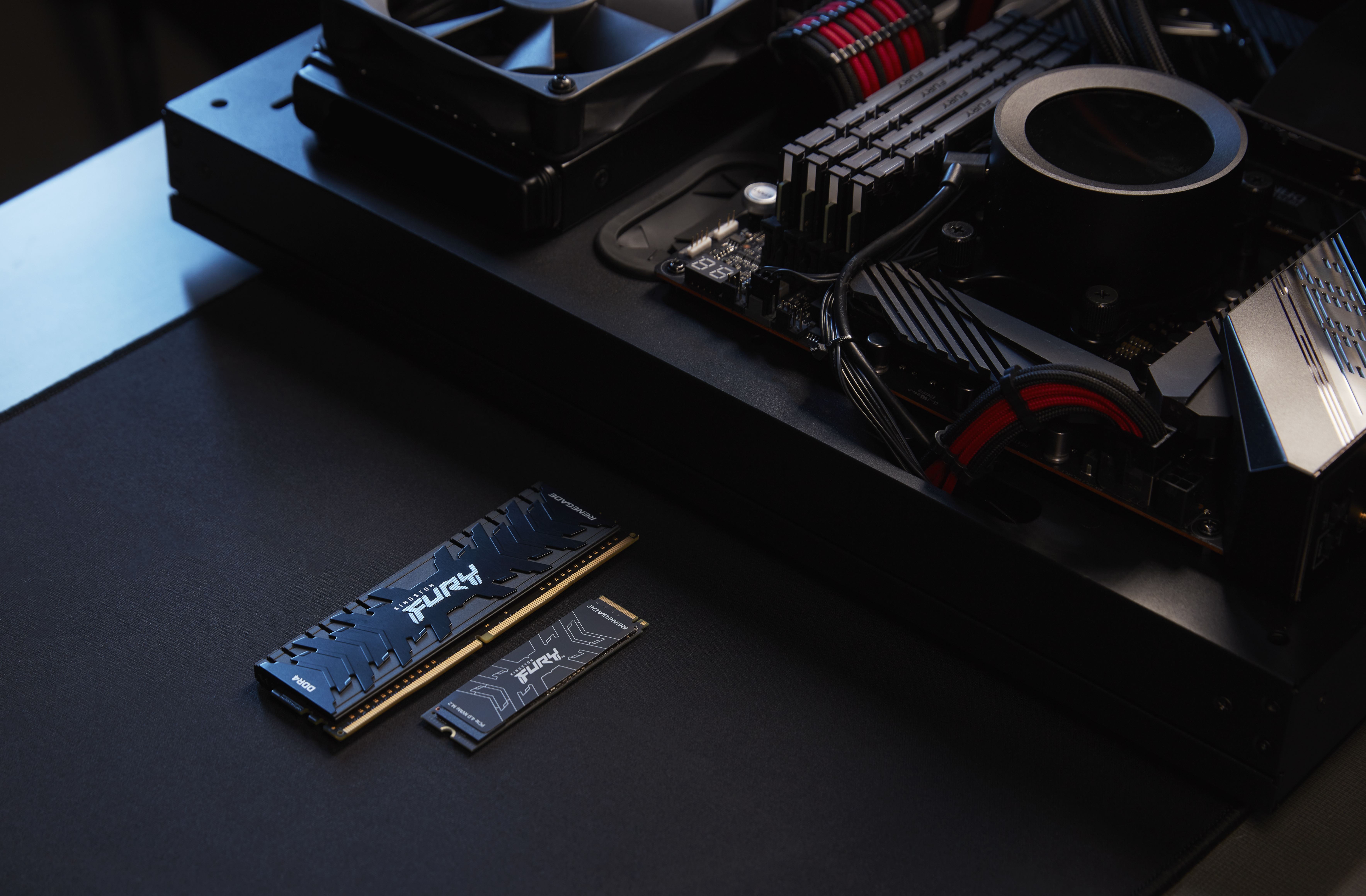 Kingston FURY RENEGADE SSD 500GB, M.2 2280 / M-Key / PCIe 4.0 x4, Kühlkörper