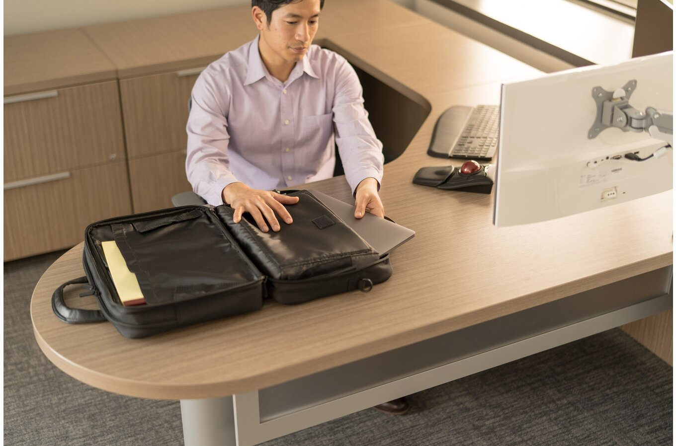 Kensington Contour 2.0 Business Briefcase - Notebook-Tasche - 39.6 cm (15.6")
