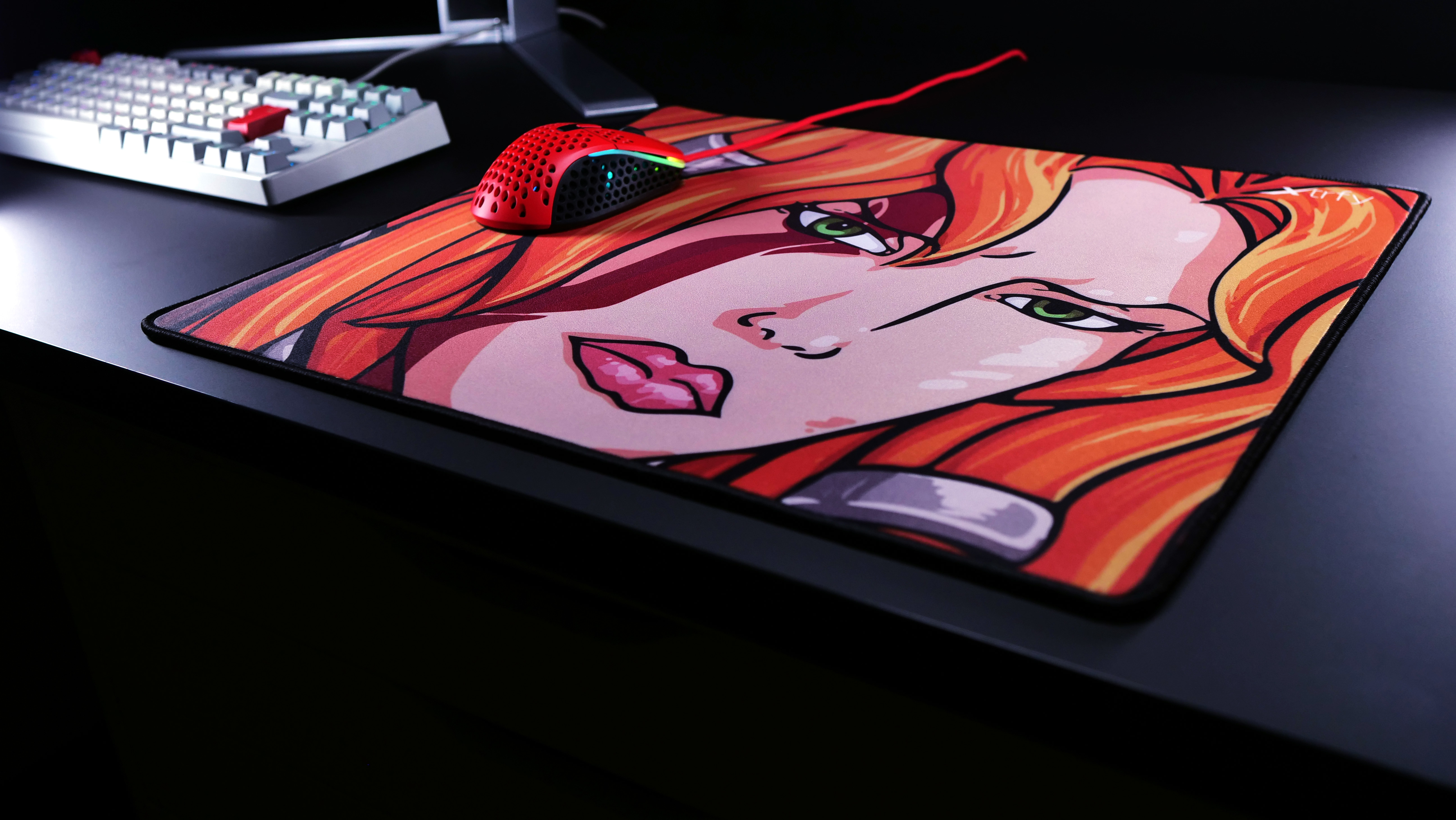 Cherry Xtrfy M4 RGB - Maus - Für Rechtshänder - optisch