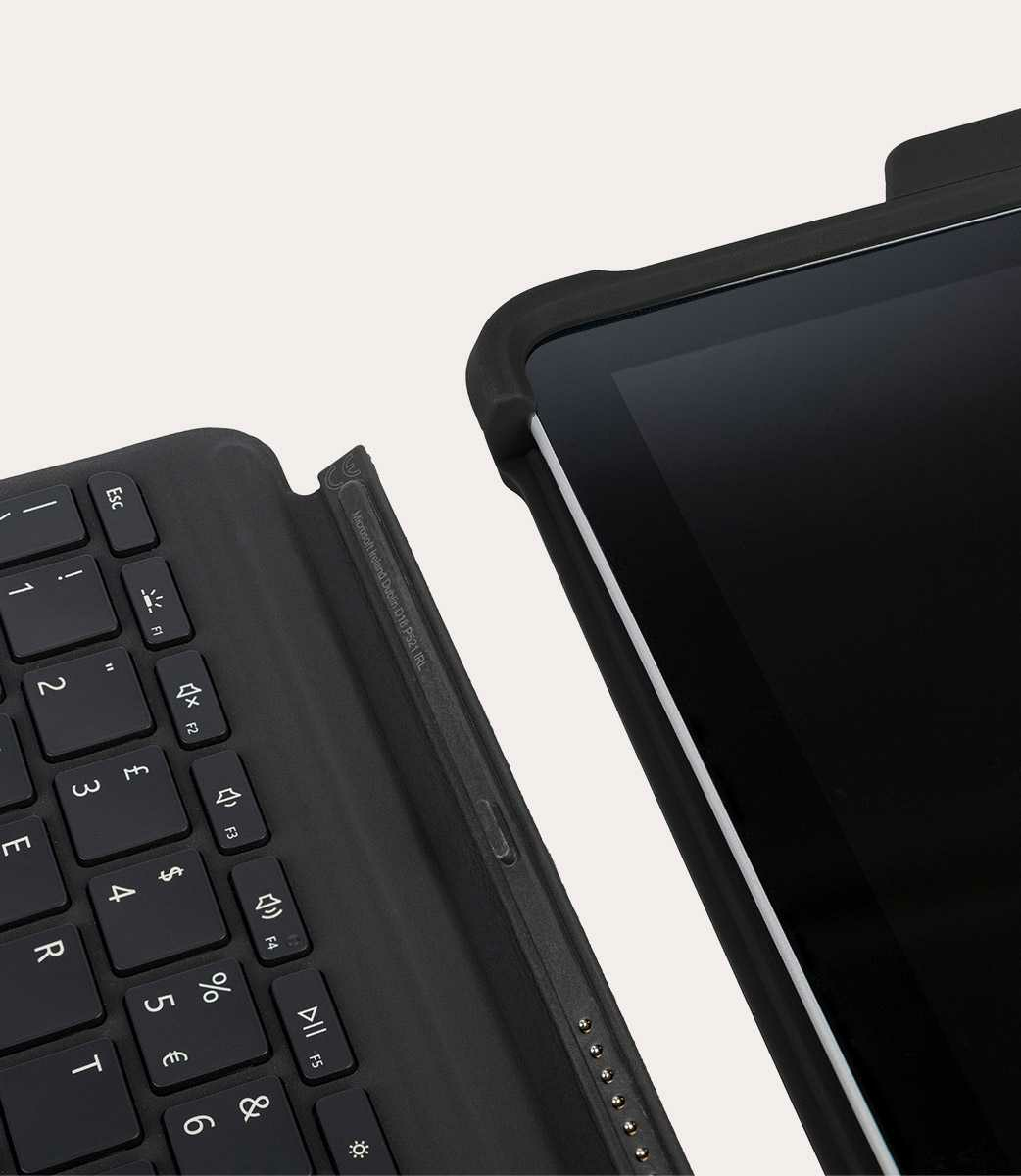 TUCANO Casco Schutzhülle für Surface Go 3/2/1 schwarz/transparent - Schutz- huelle - (Schutz-)hülle