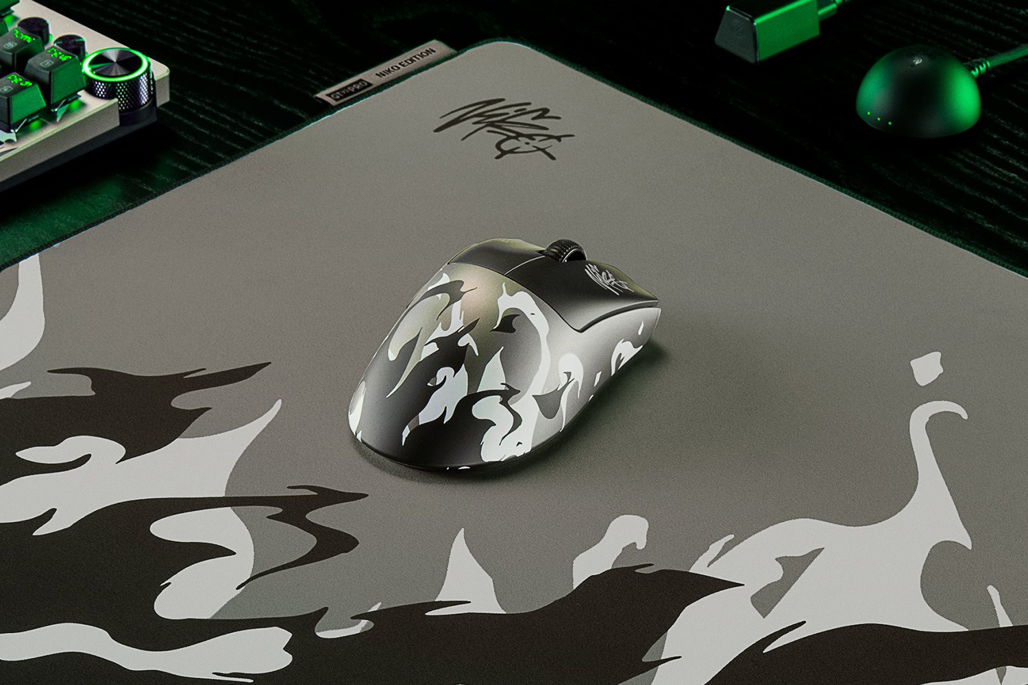 Razer DeathAdder V4 Pro, Rechts, Optisch, USB Typ-C, 45000 DPI, Schwarz, Grau