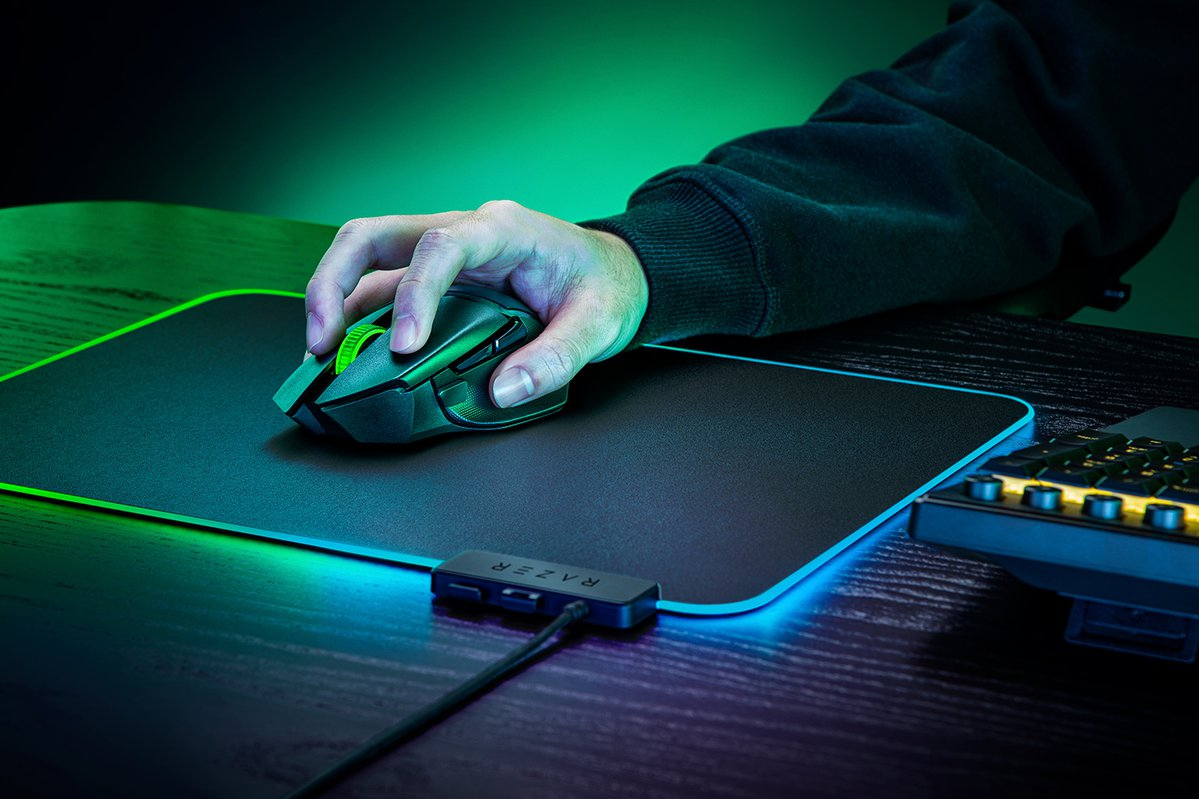 Razer Basilisk V3 X HyperSpeed, rechts, Optisch, Bluetooth, 18000 DPI, Schwarz